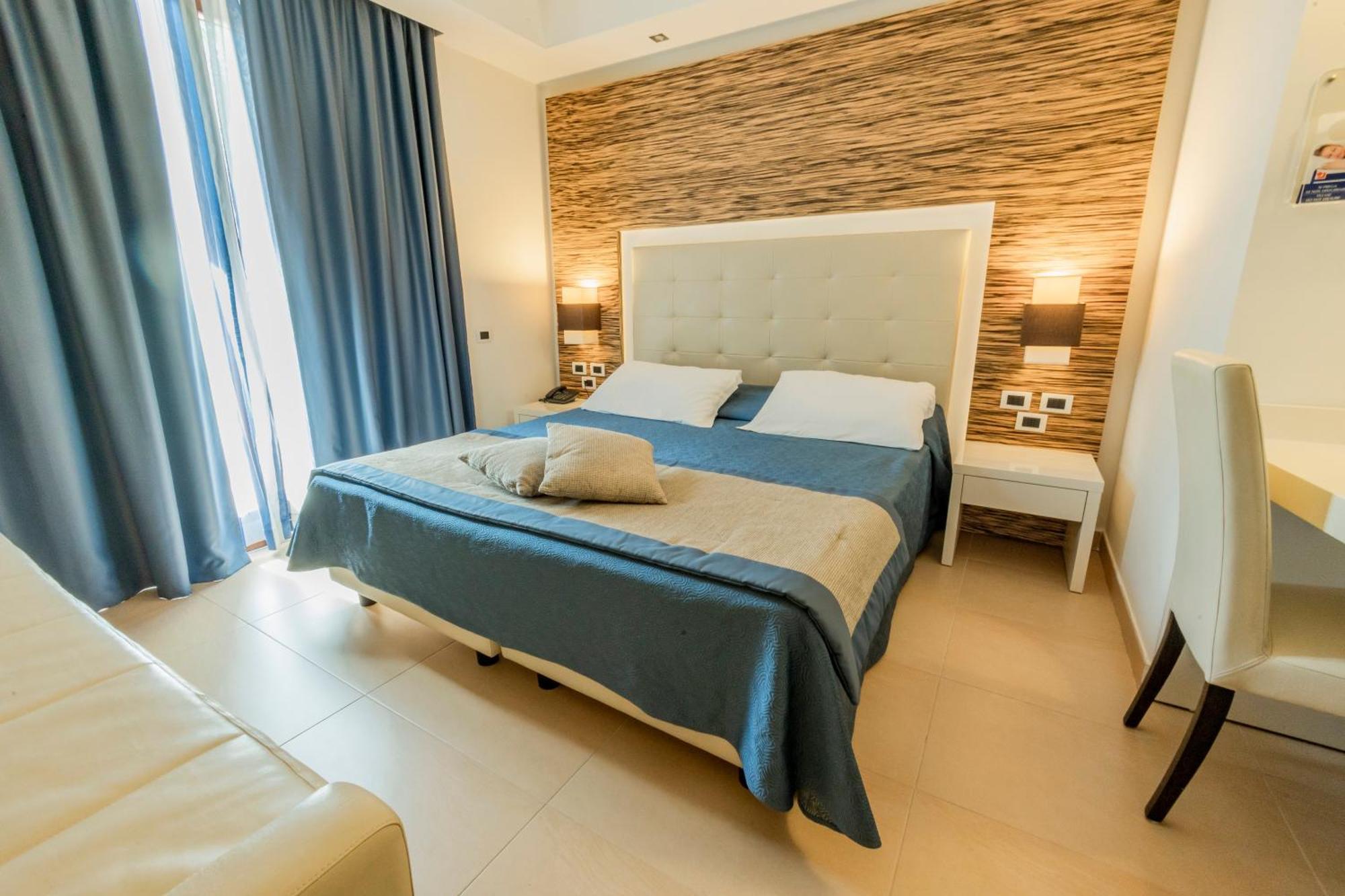 Classic Double Room Balcony,1538401360:JPEG