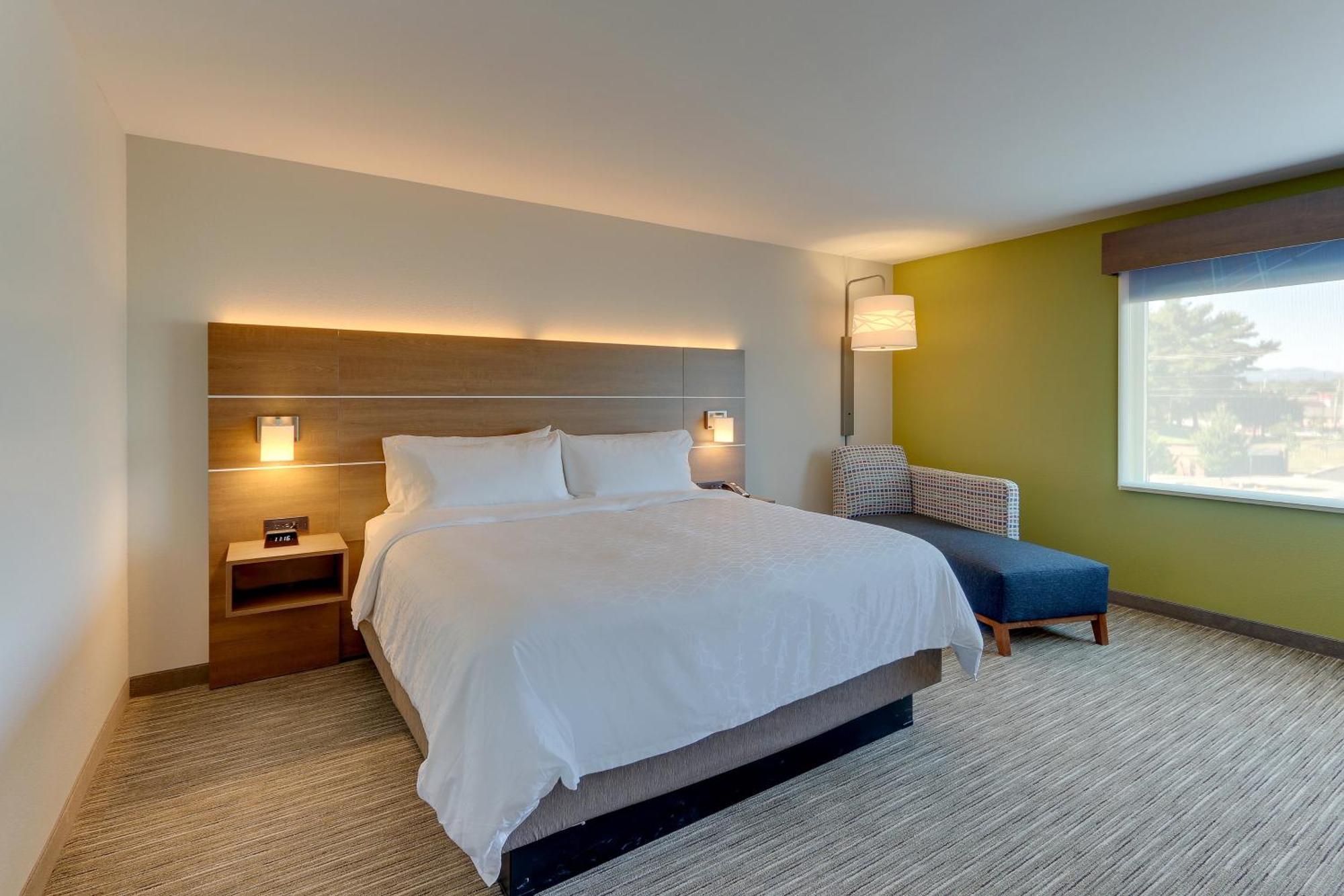 Standard King Room