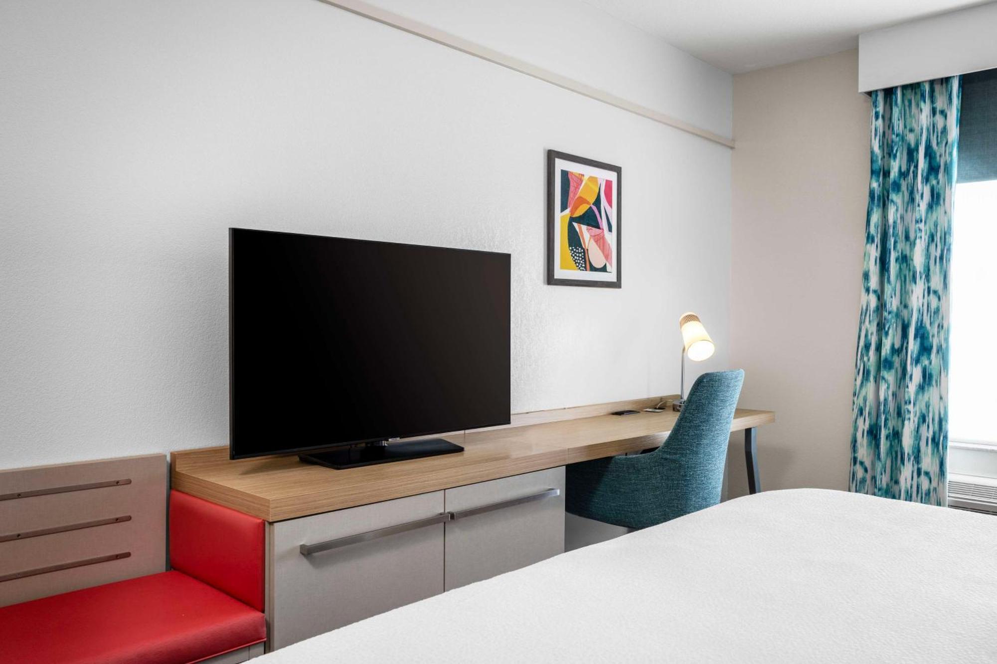 Deluxe One-Bedroom Suite,1538561509:JPEG