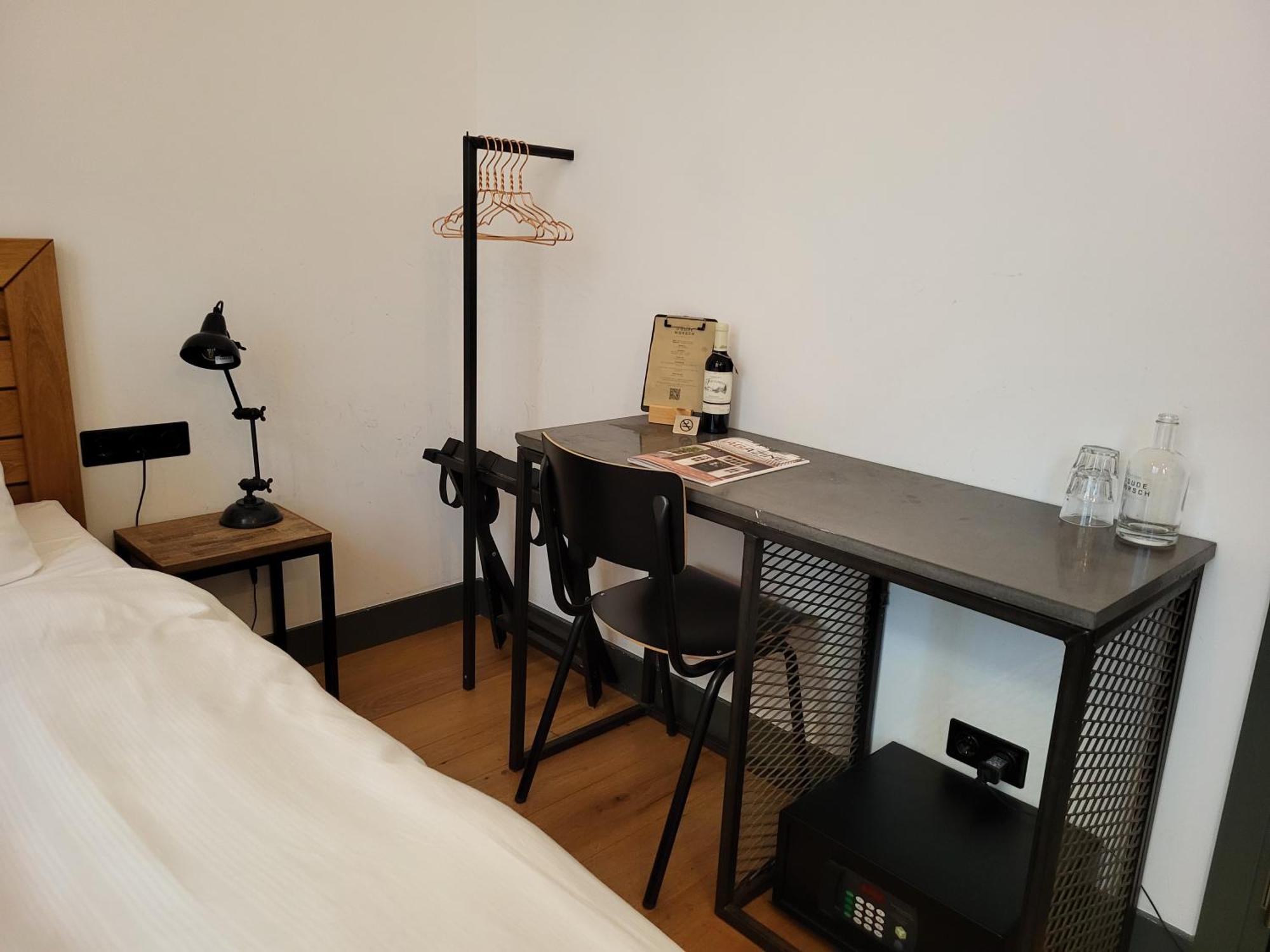 Deluxe Double or Twin Room Bath