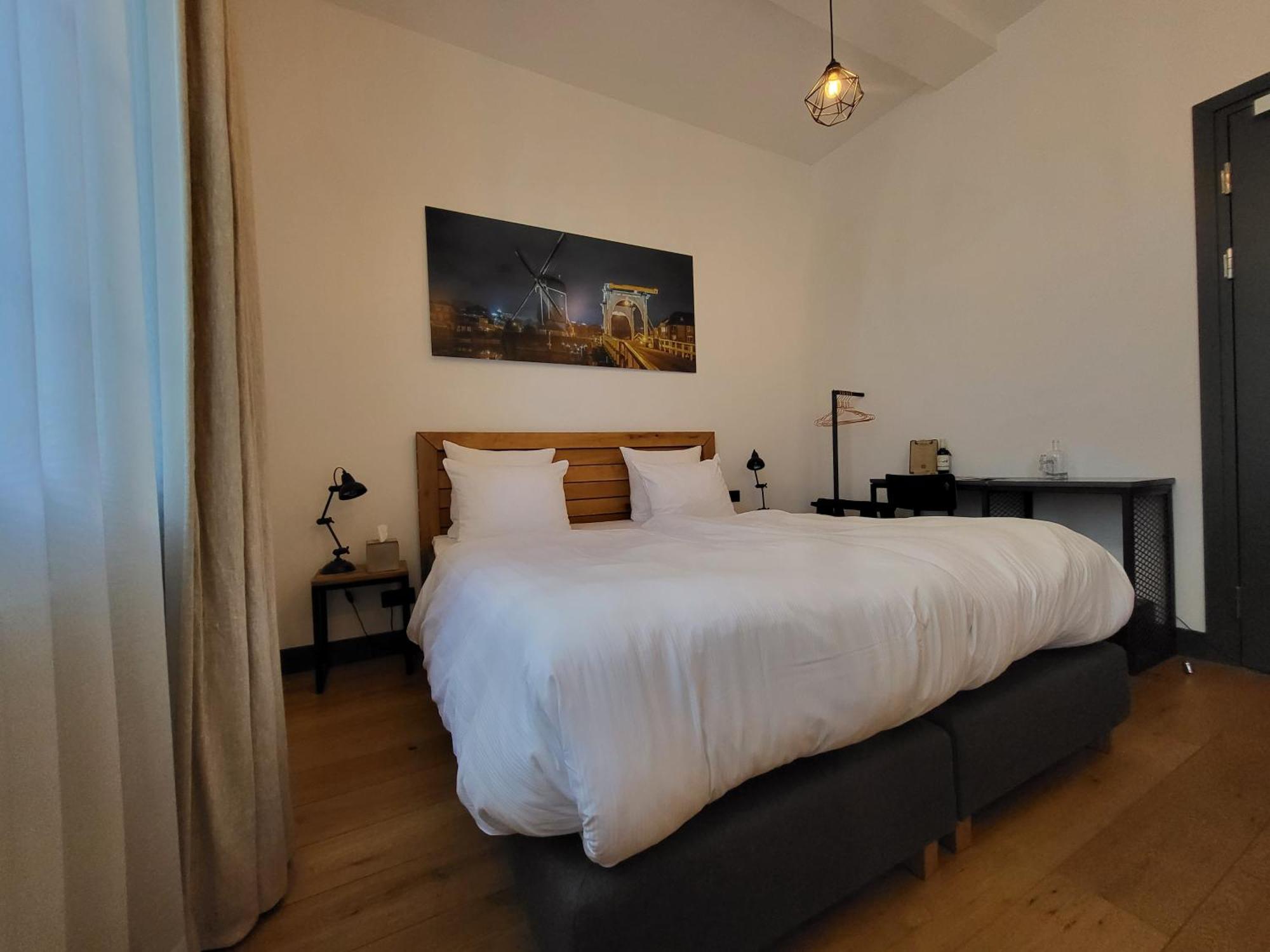 Deluxe Double or Twin Room Bath