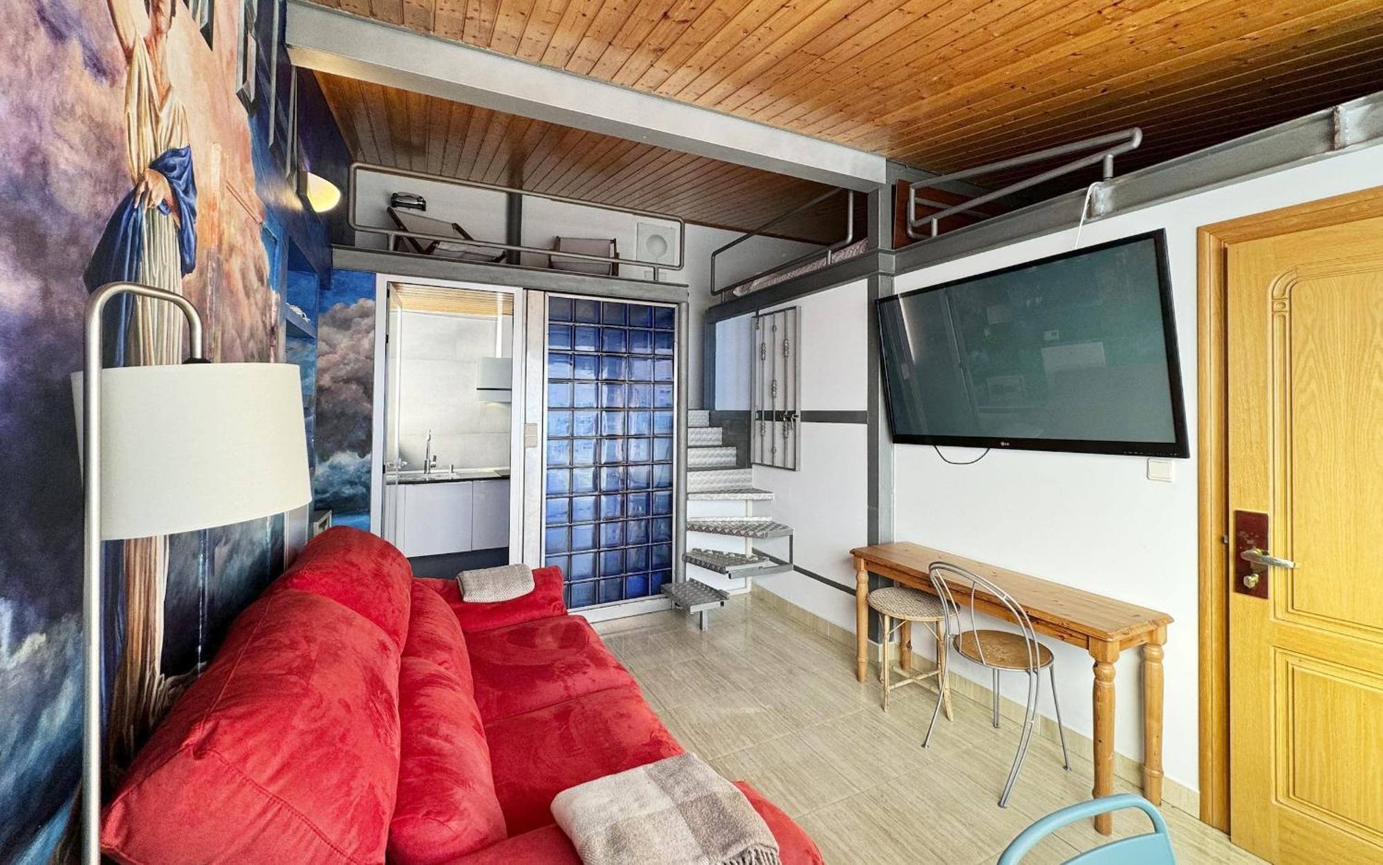 Deluxe Studio