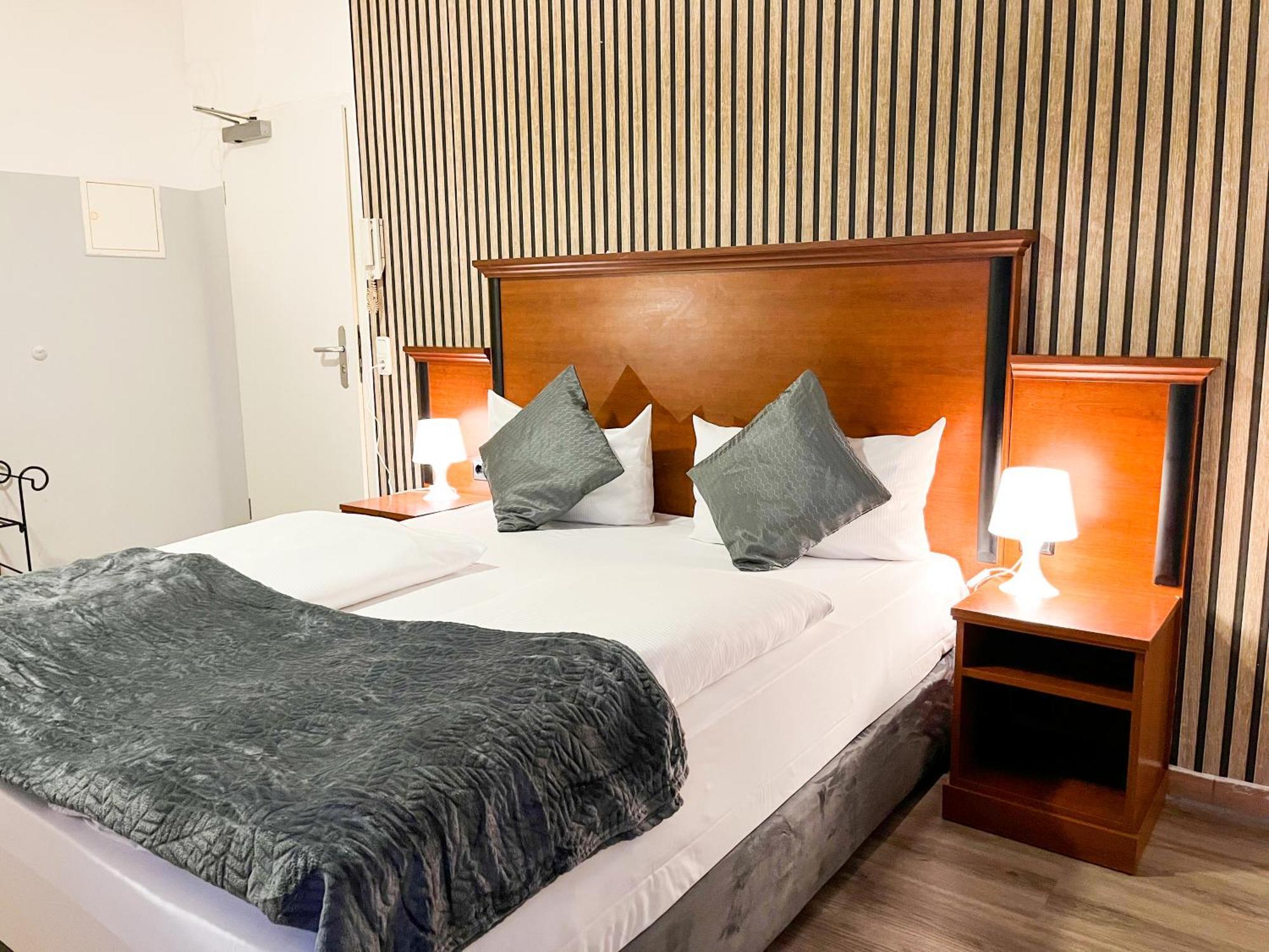 Double or Twin Room,1538863162:JPEG