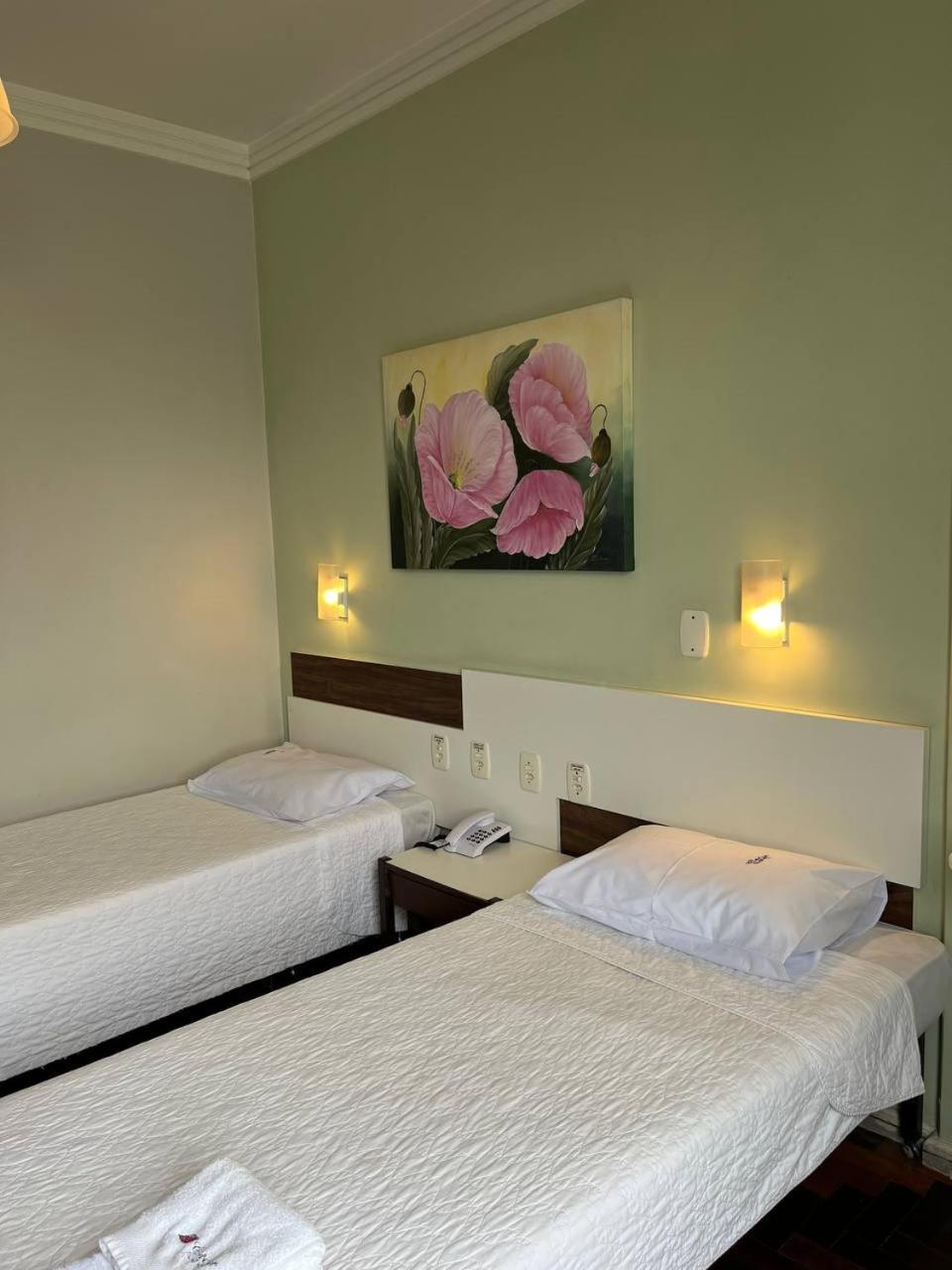 Twin Room,1538864686:JPEG
