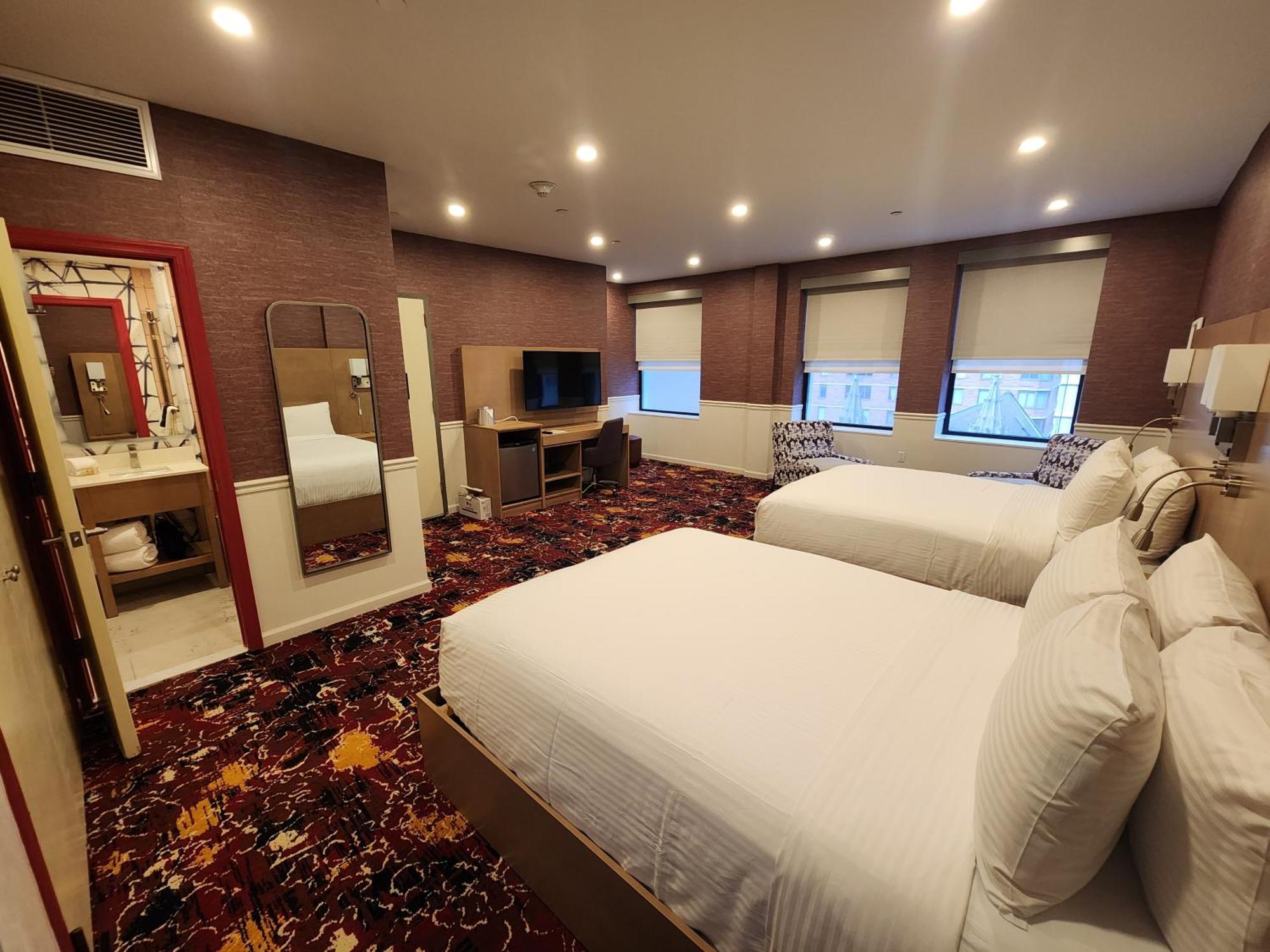 One Room Suite Two Queen Beds City View