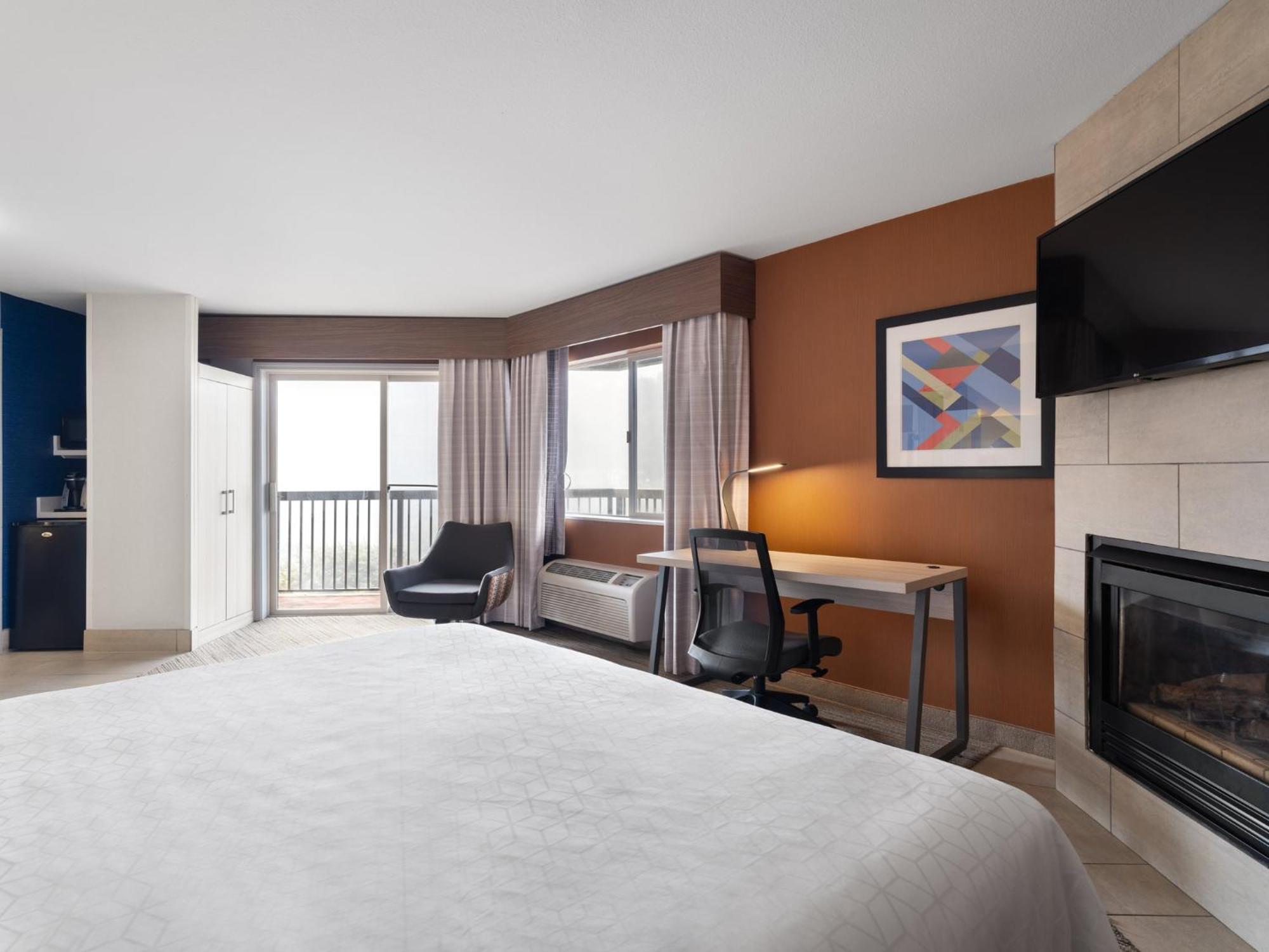 King Suite Balcony Communication Accessible