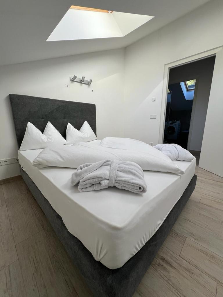 Three-Bedroom Apartment,1588162498:JPEG