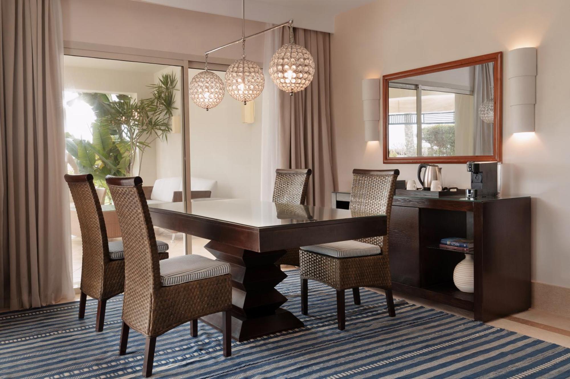 Suite Royal con 1 Letto Queen-Size e Vista Mare