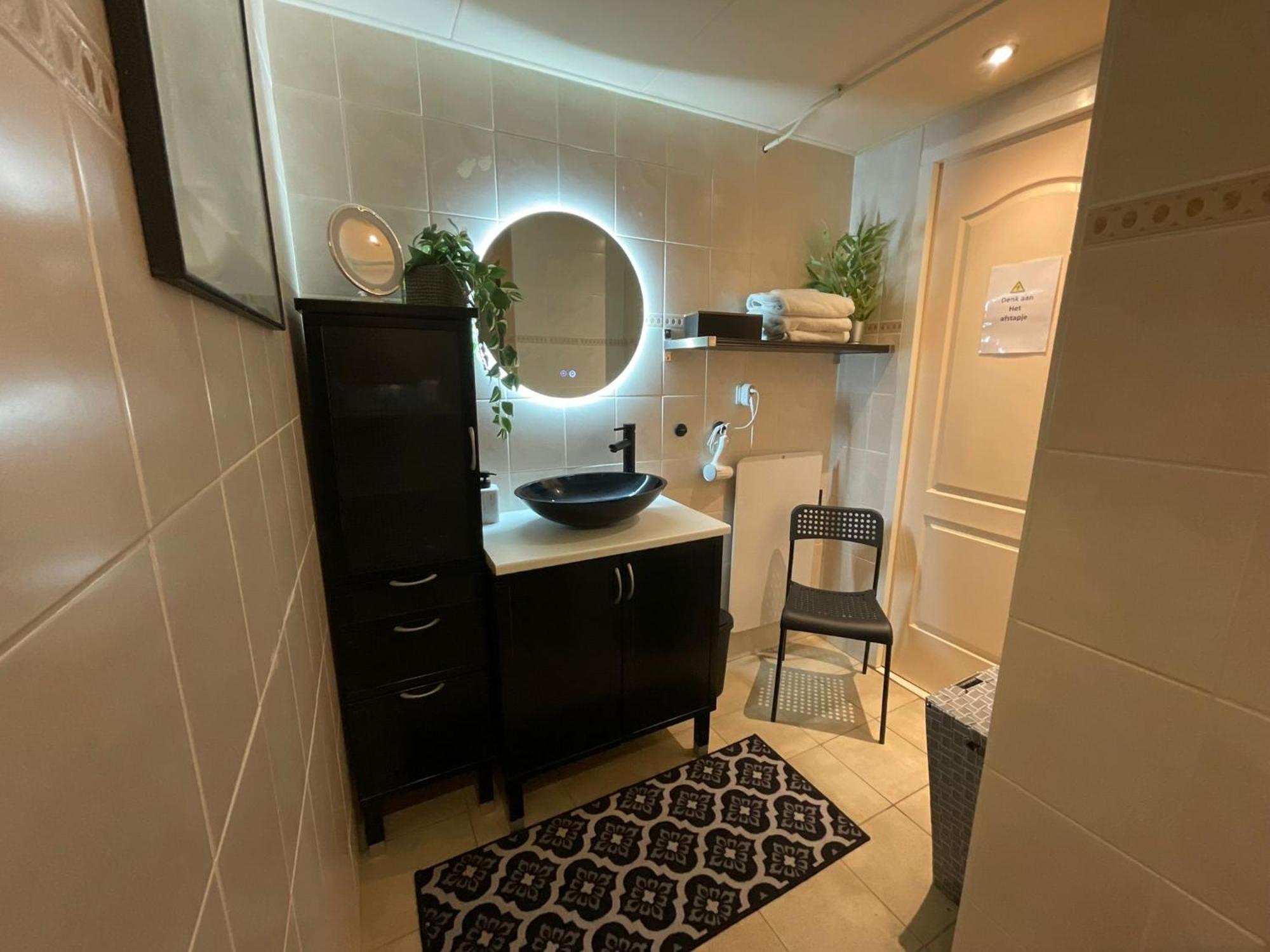 Deluxe Family Room,1539353629:JPEG