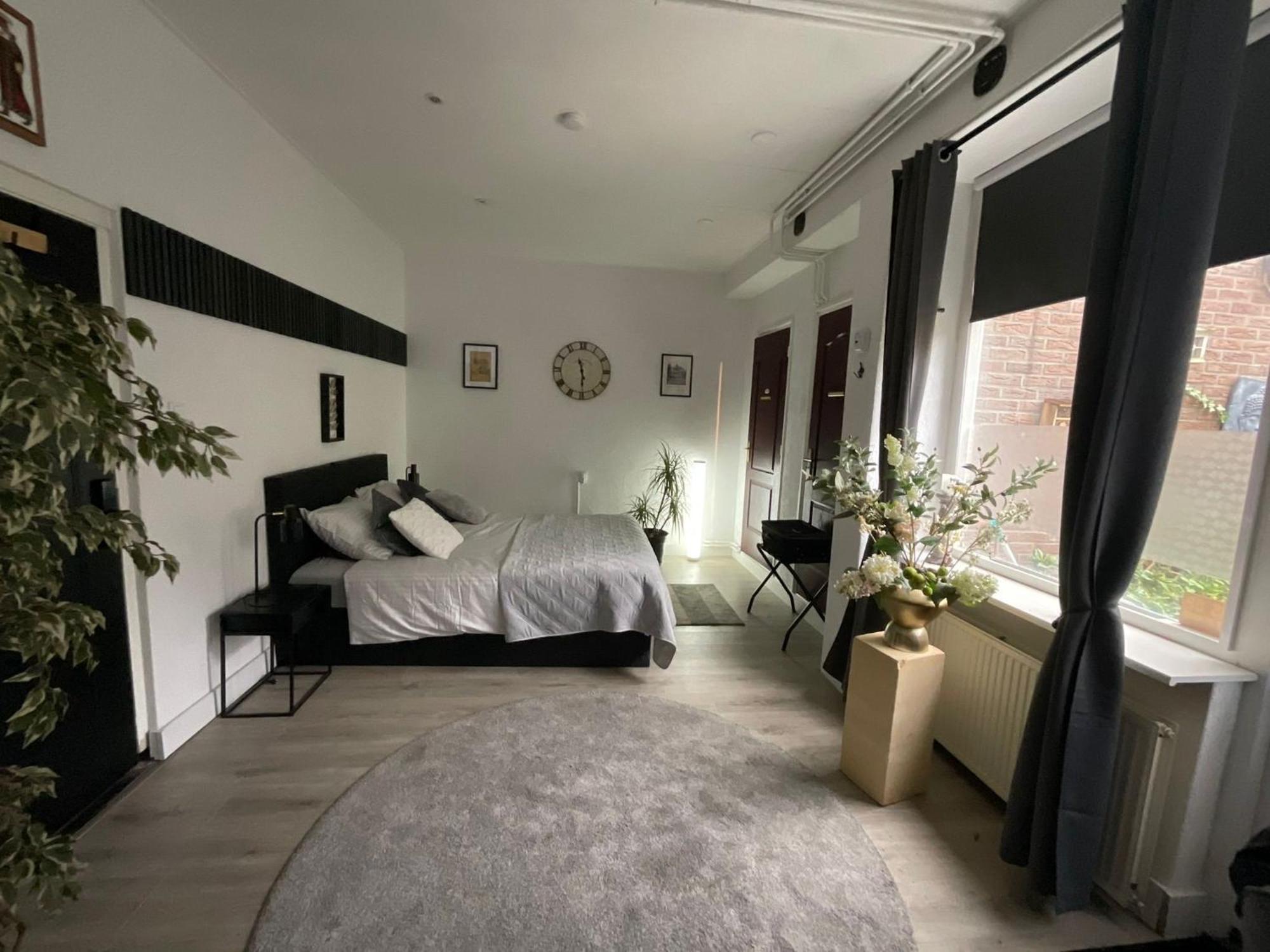 Deluxe Family Room,1539353689:JPEG
