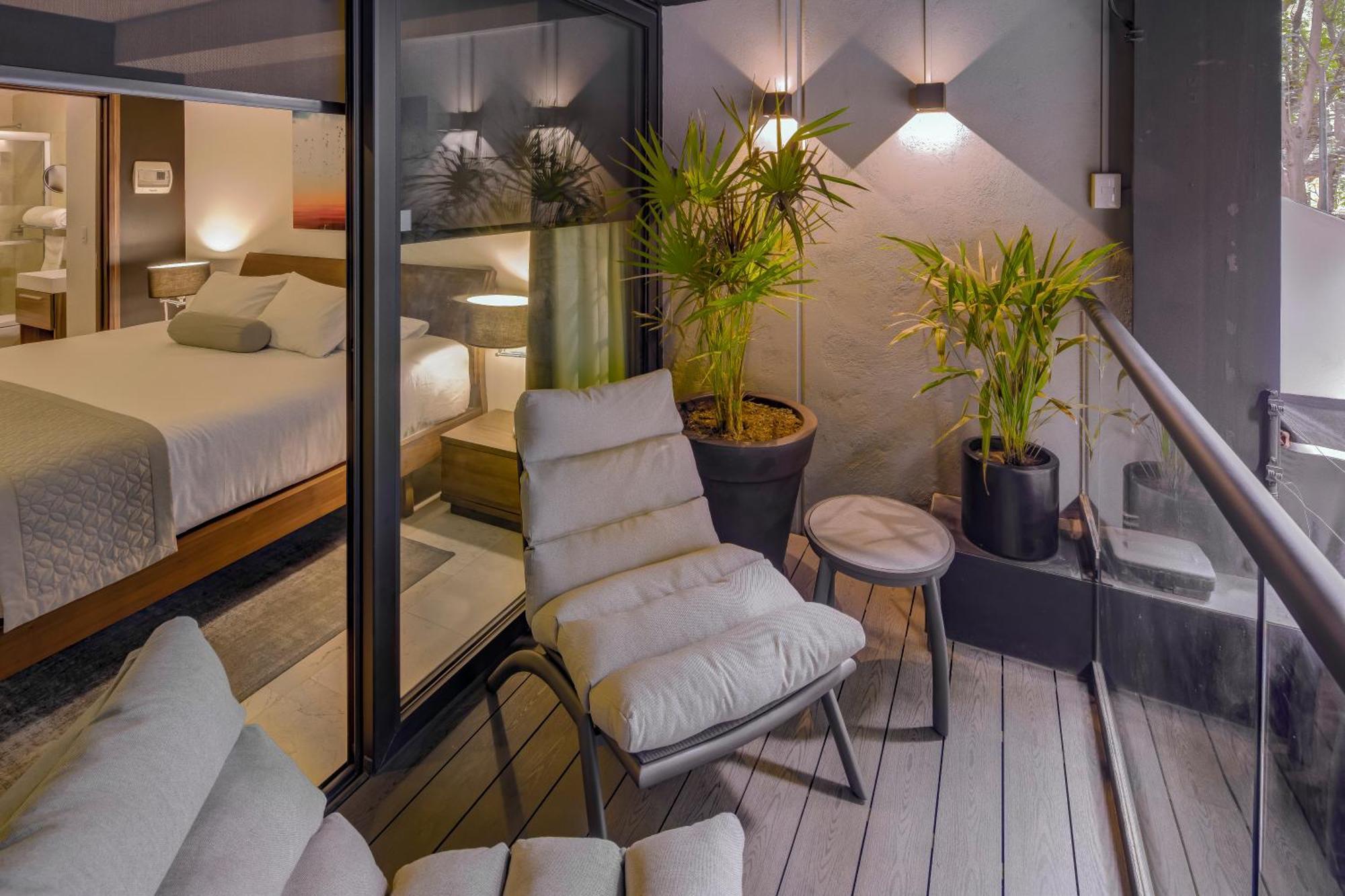 Deluxe Suite