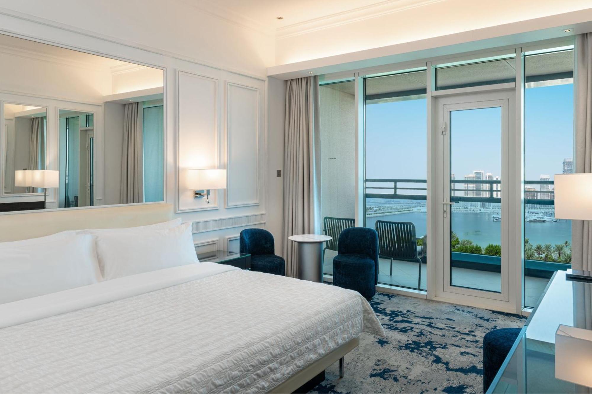Deluxe Sea View Balcony 1 King