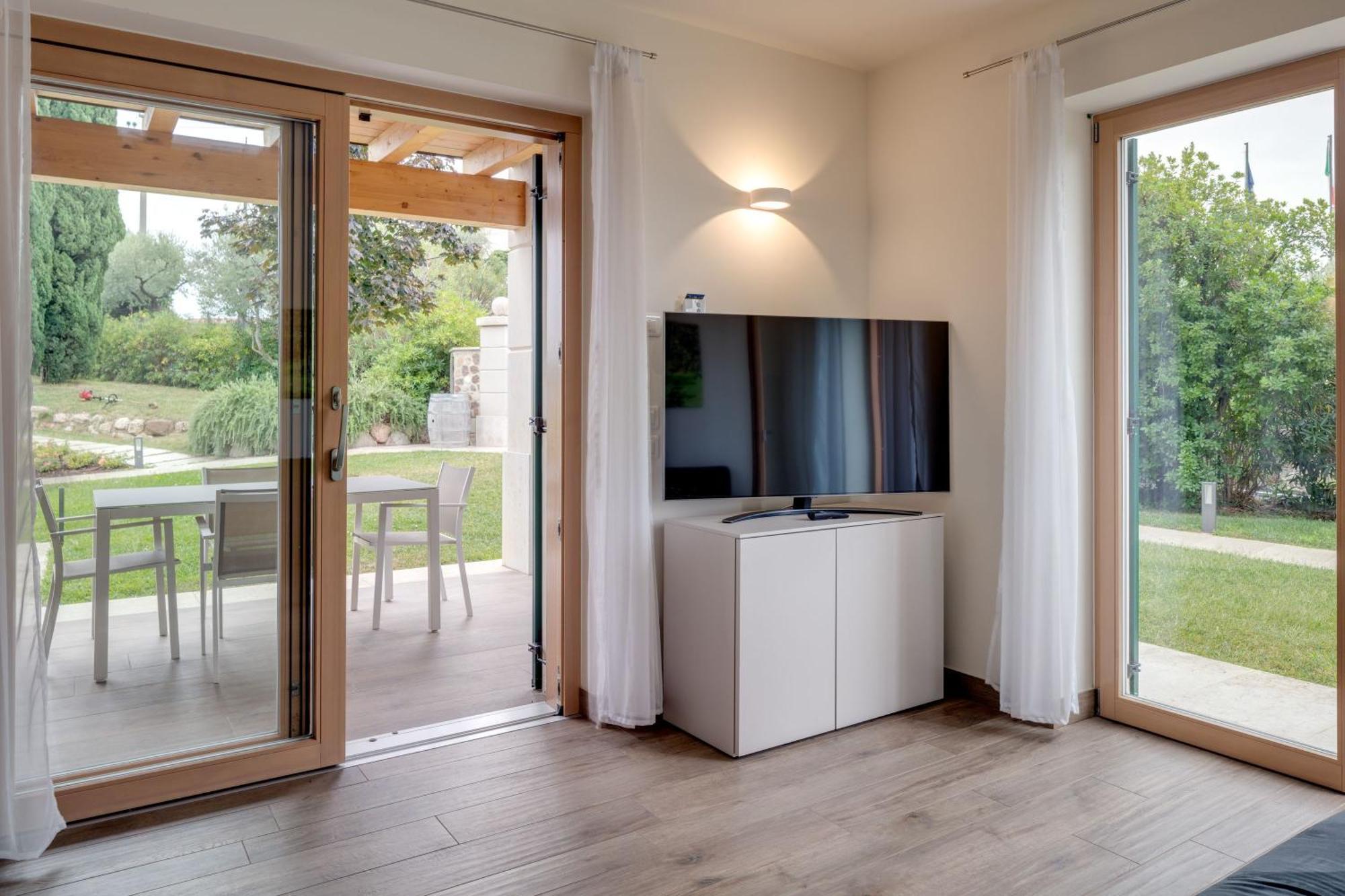 One-Bedroom Apartment,1539730168:JPEG