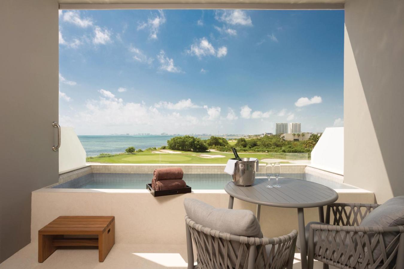 Preferred Club Deluxe Family Suite Ocean View Plunge Pool,1609753994:JPEG