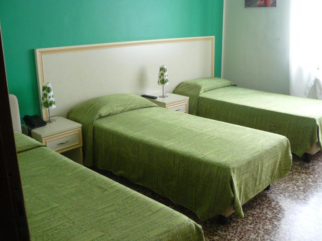 Triple Room,15479167:JPEG