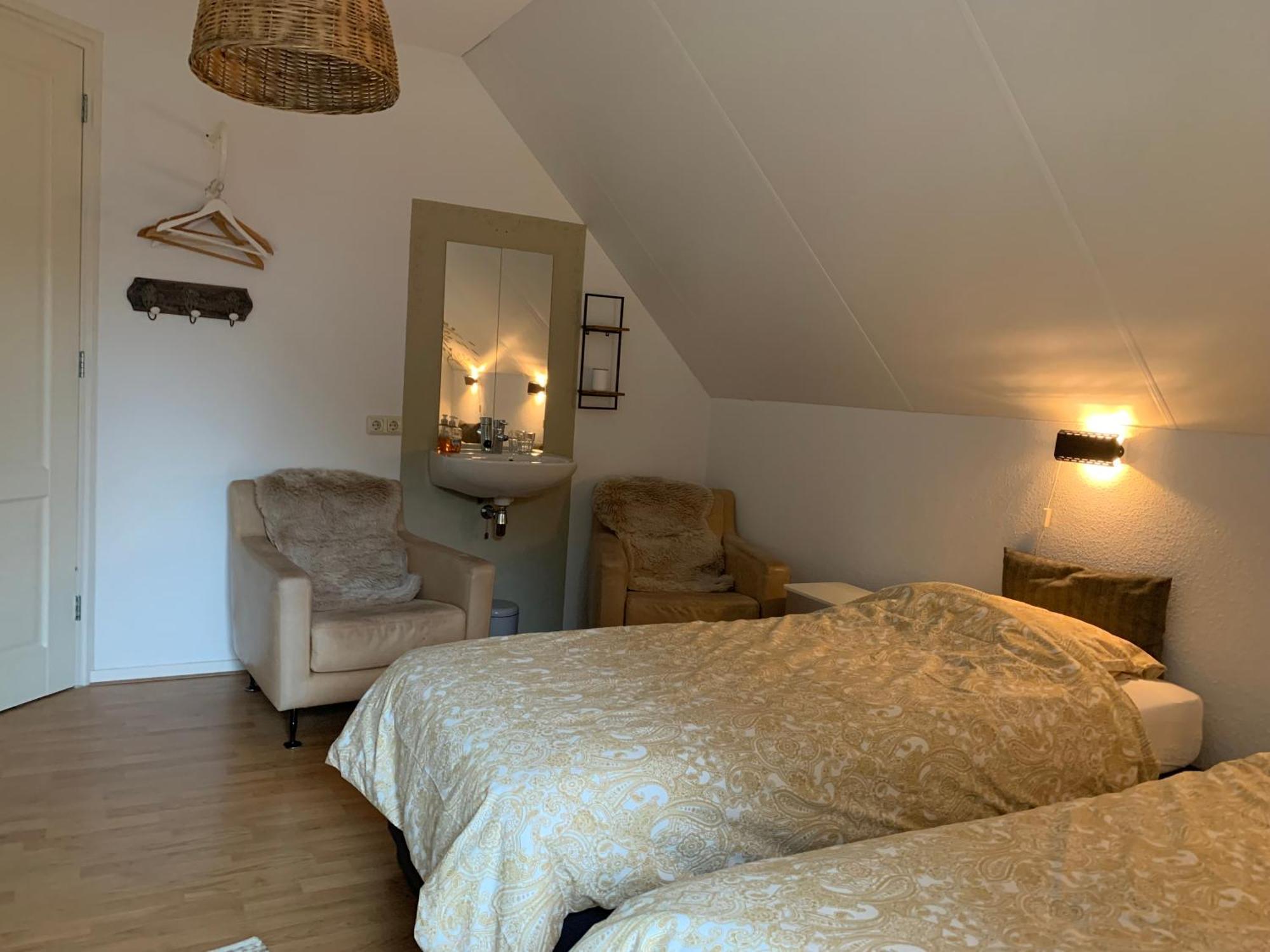 Double or Twin Room,1557653539:JPEG