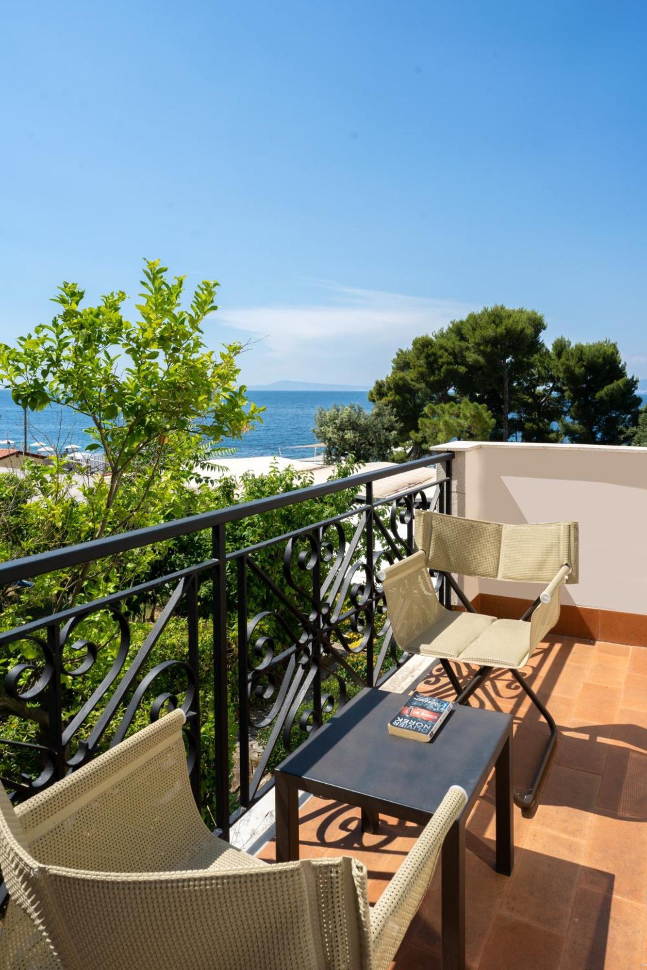 Double or Twin Room Partial Sea View
