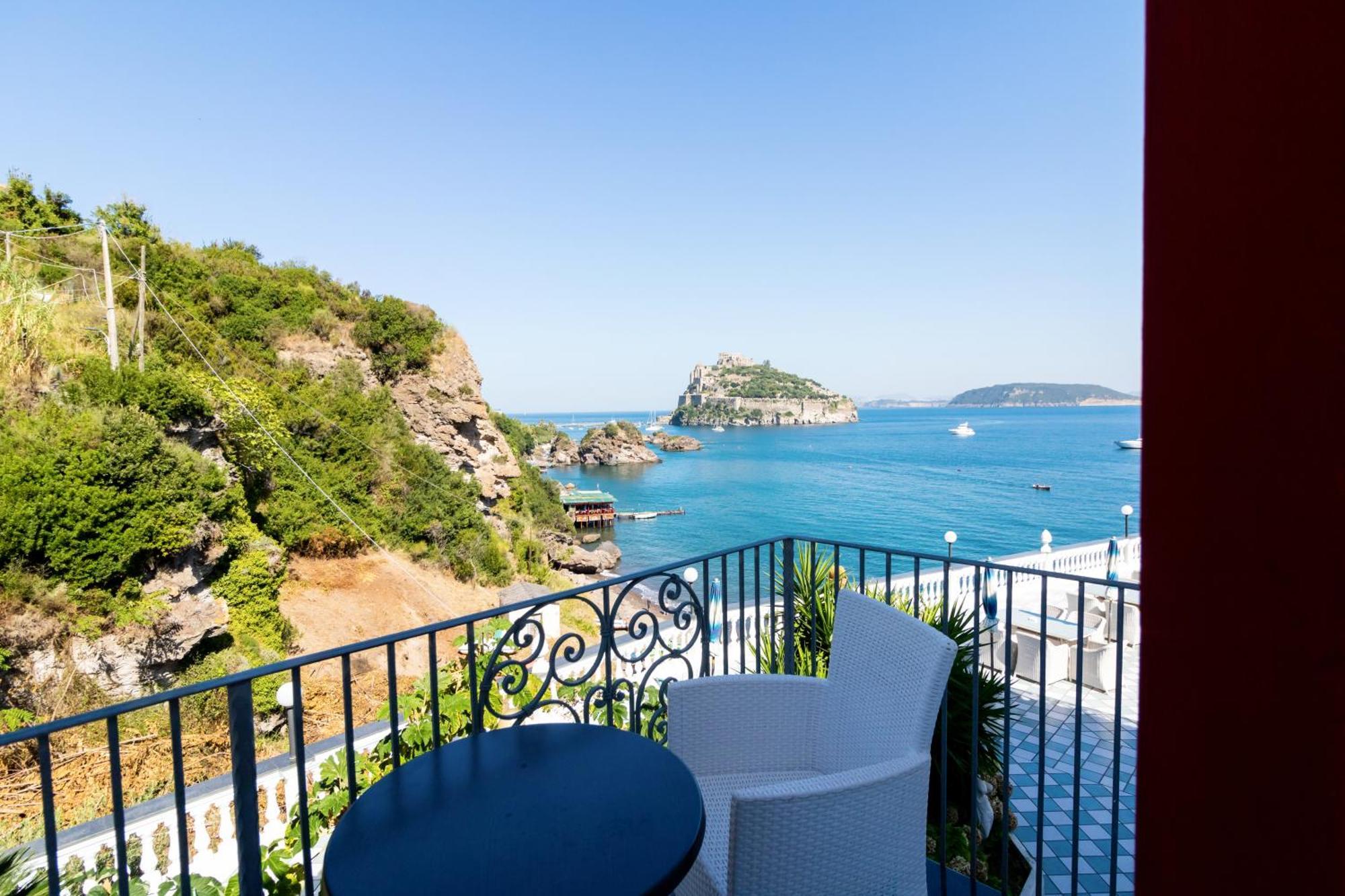 Double or Twin Room Sea View