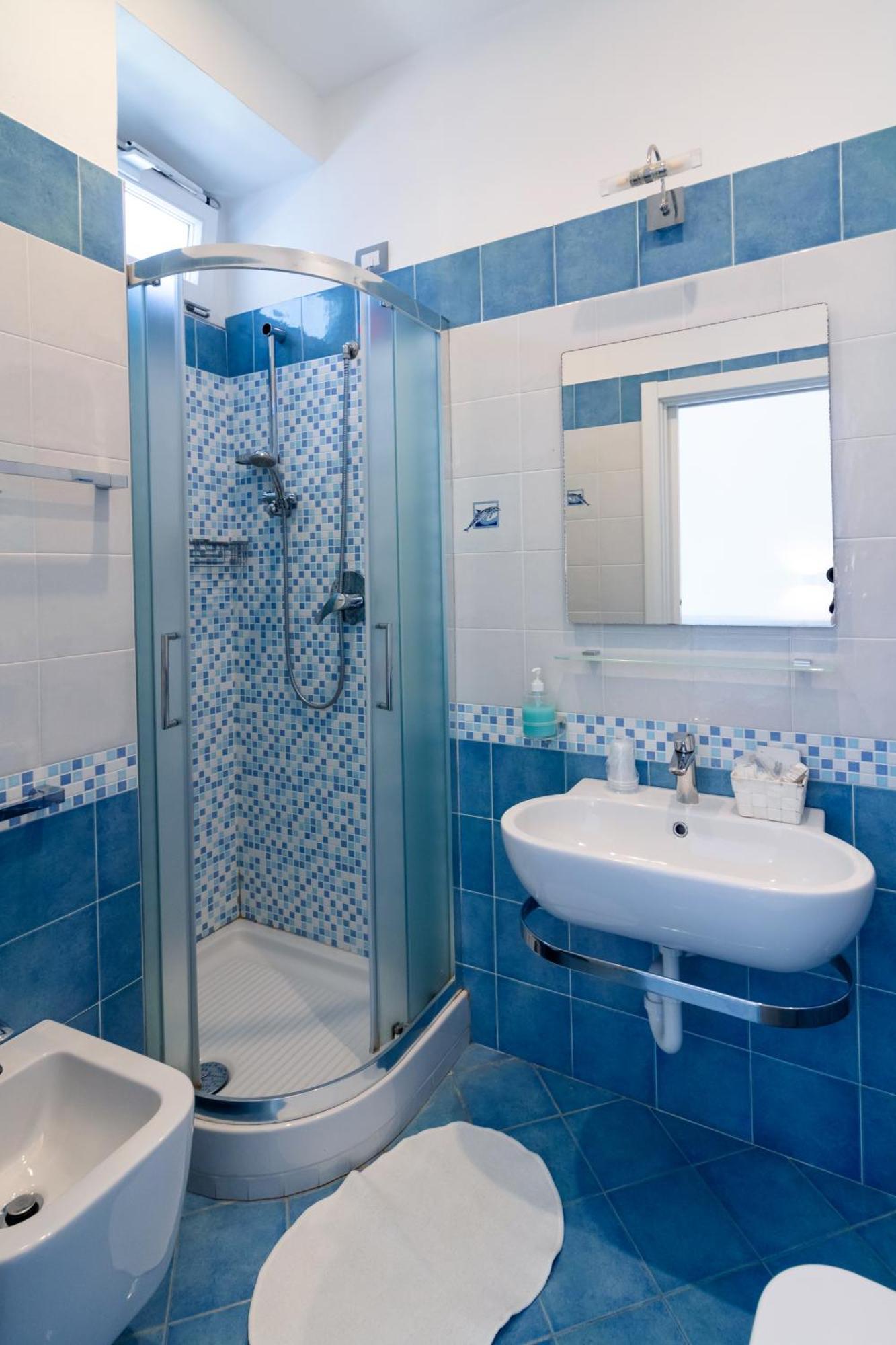 Double or Twin Room Sea View