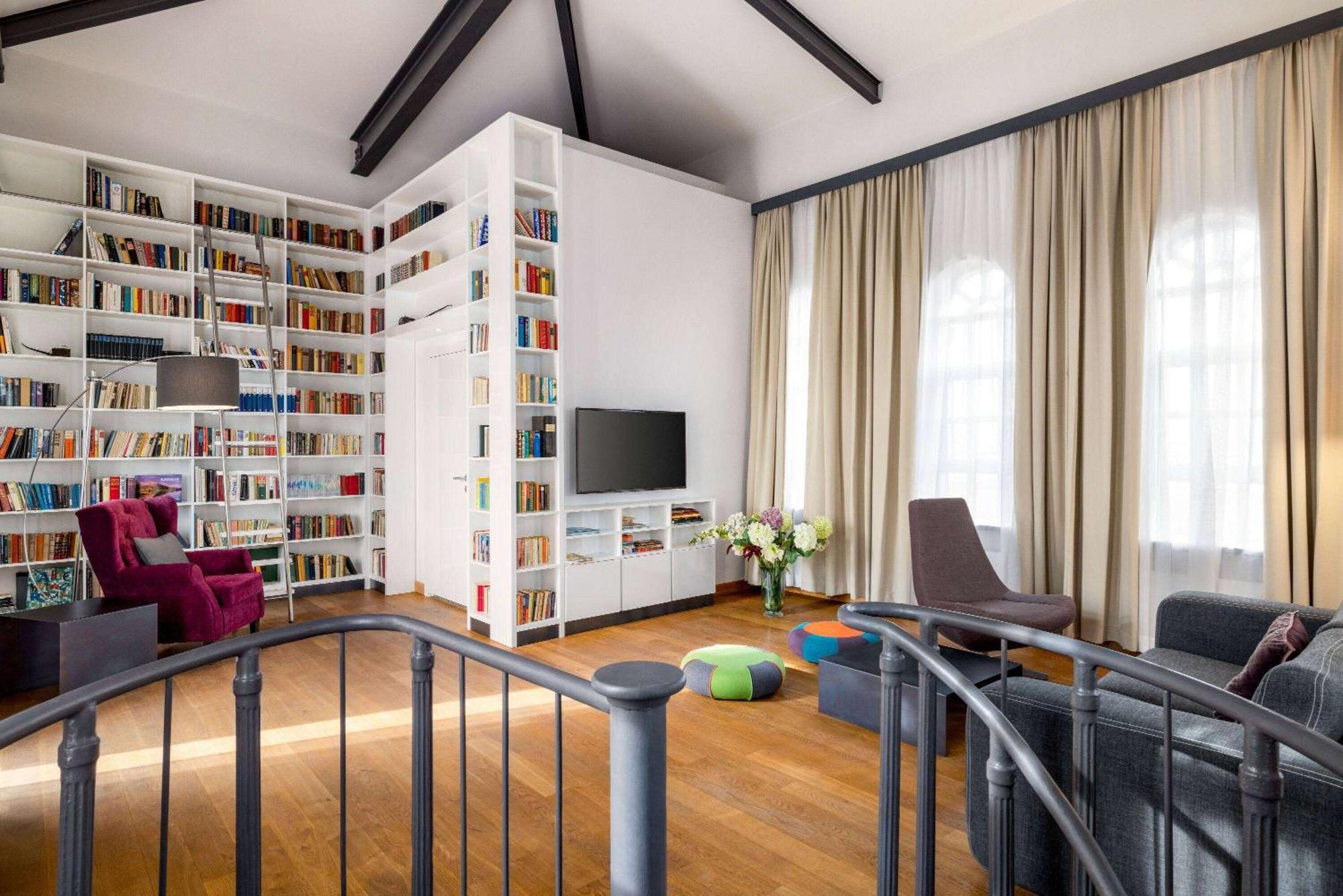 Deluxe Maisonette,1540064179:JPEG
