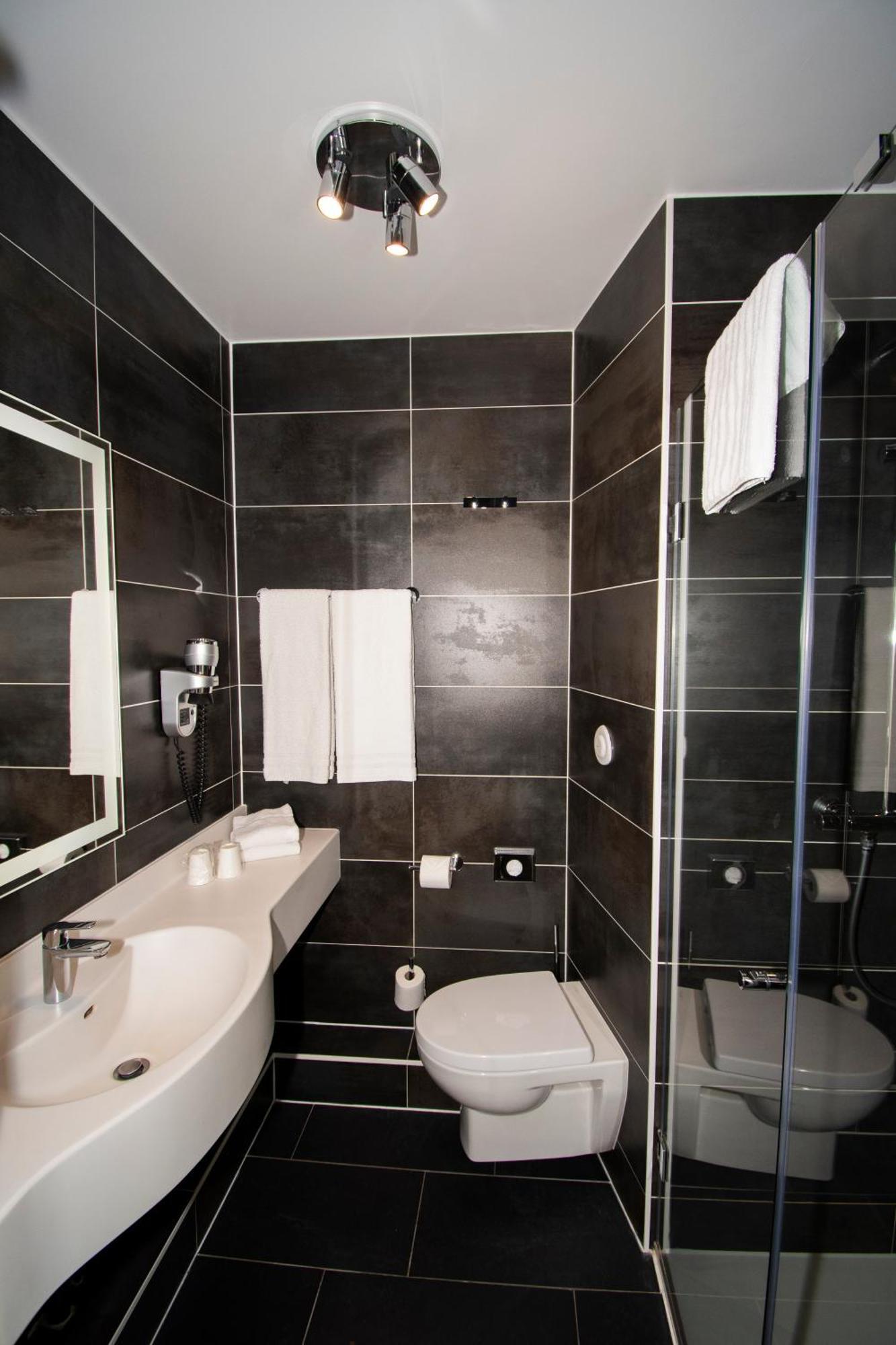 Standard Twin Room,1540183897:JPEG
