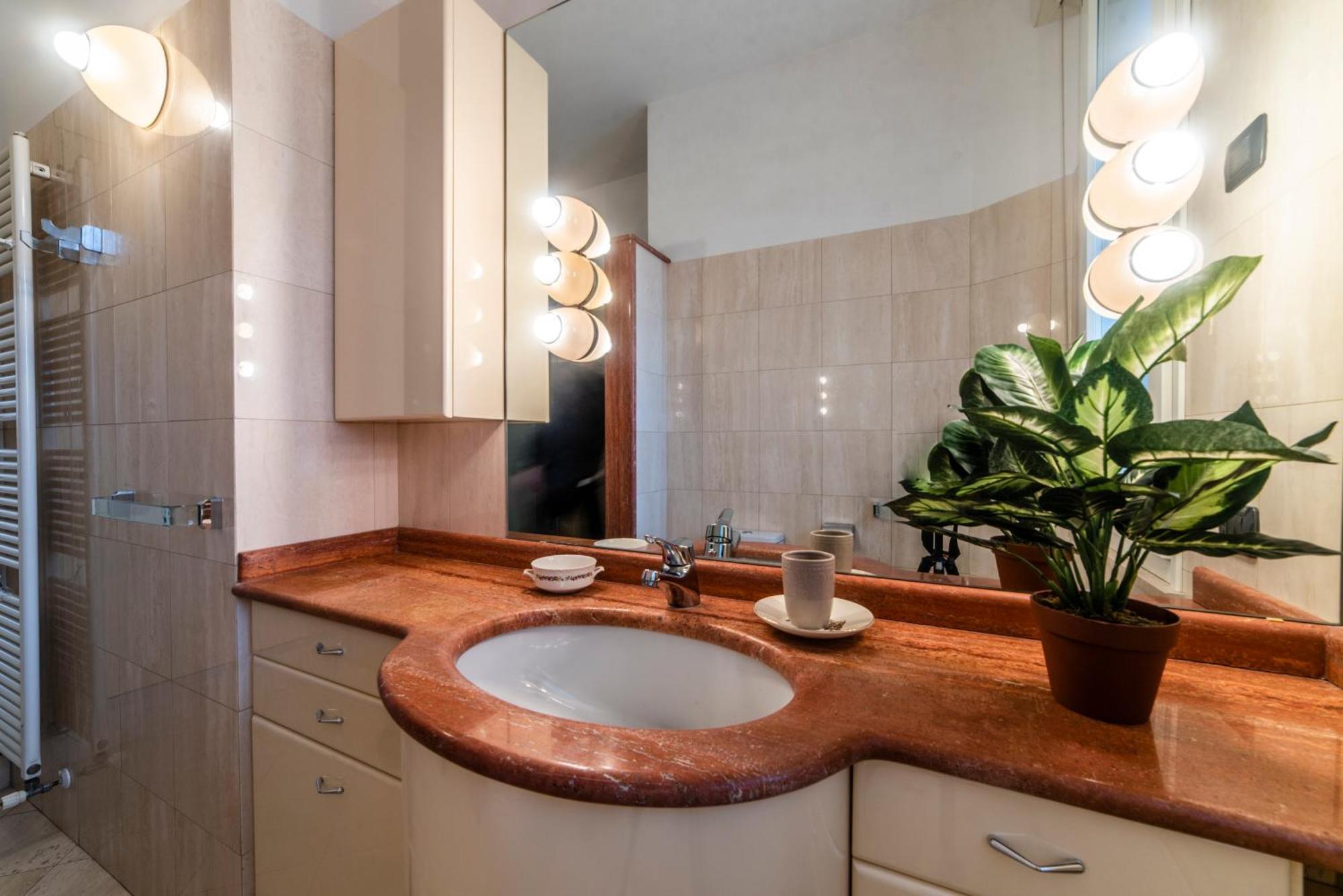Double or Twin Room Private External Bathroom,1540365199:JPEG