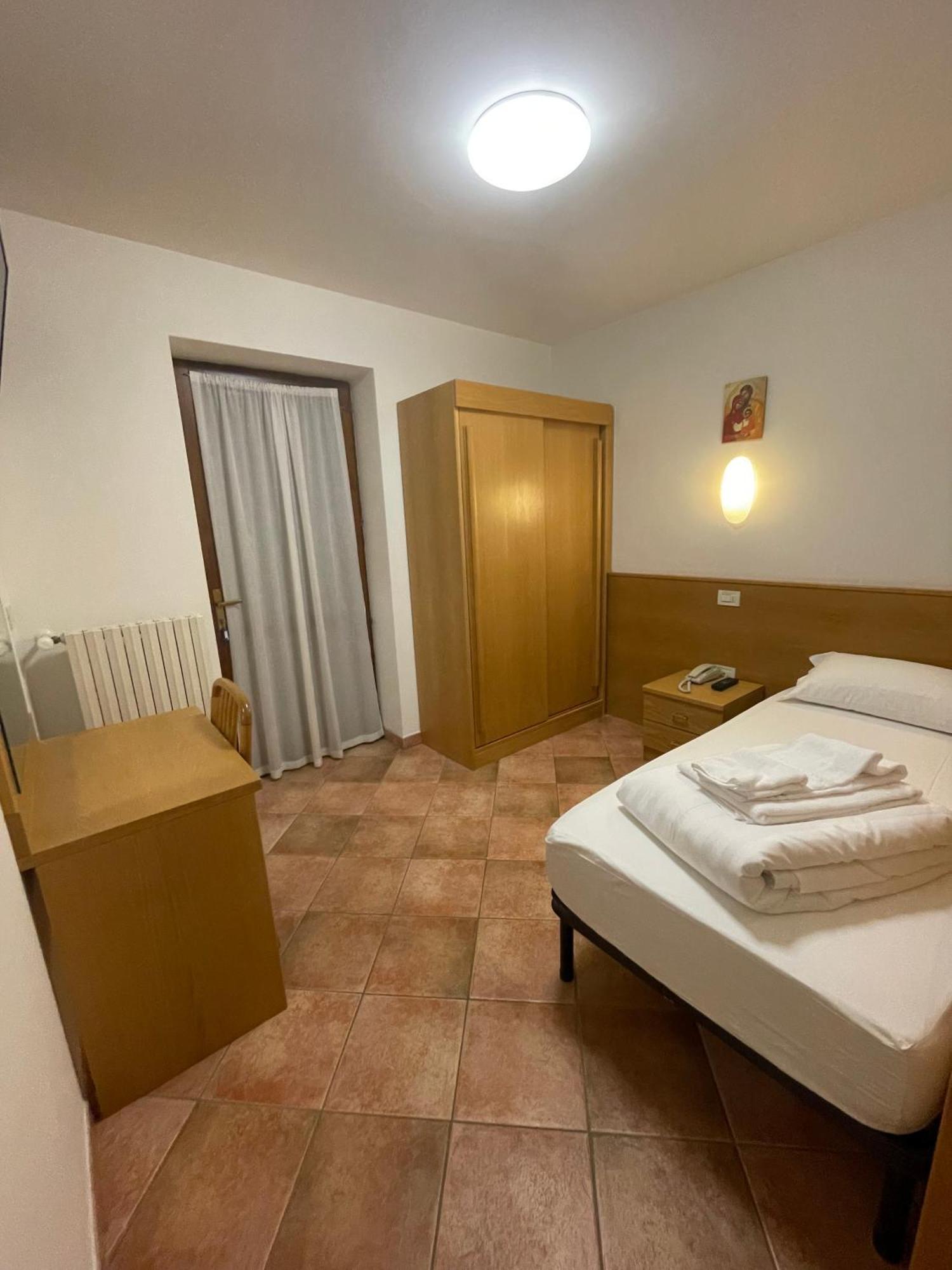 Superior Single Room,1540450234:JPEG