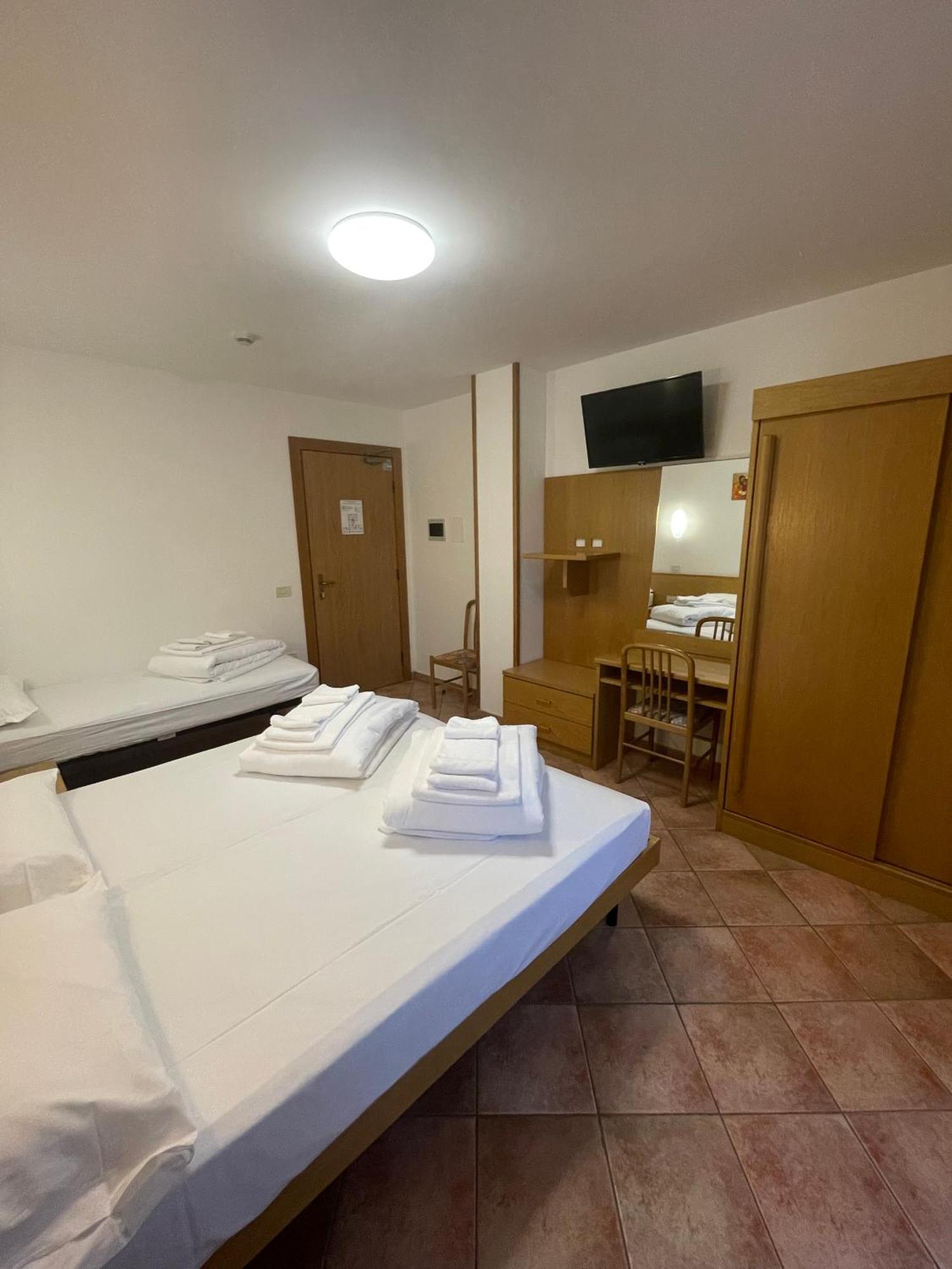 Superior Triple Room,999851121:JPEG