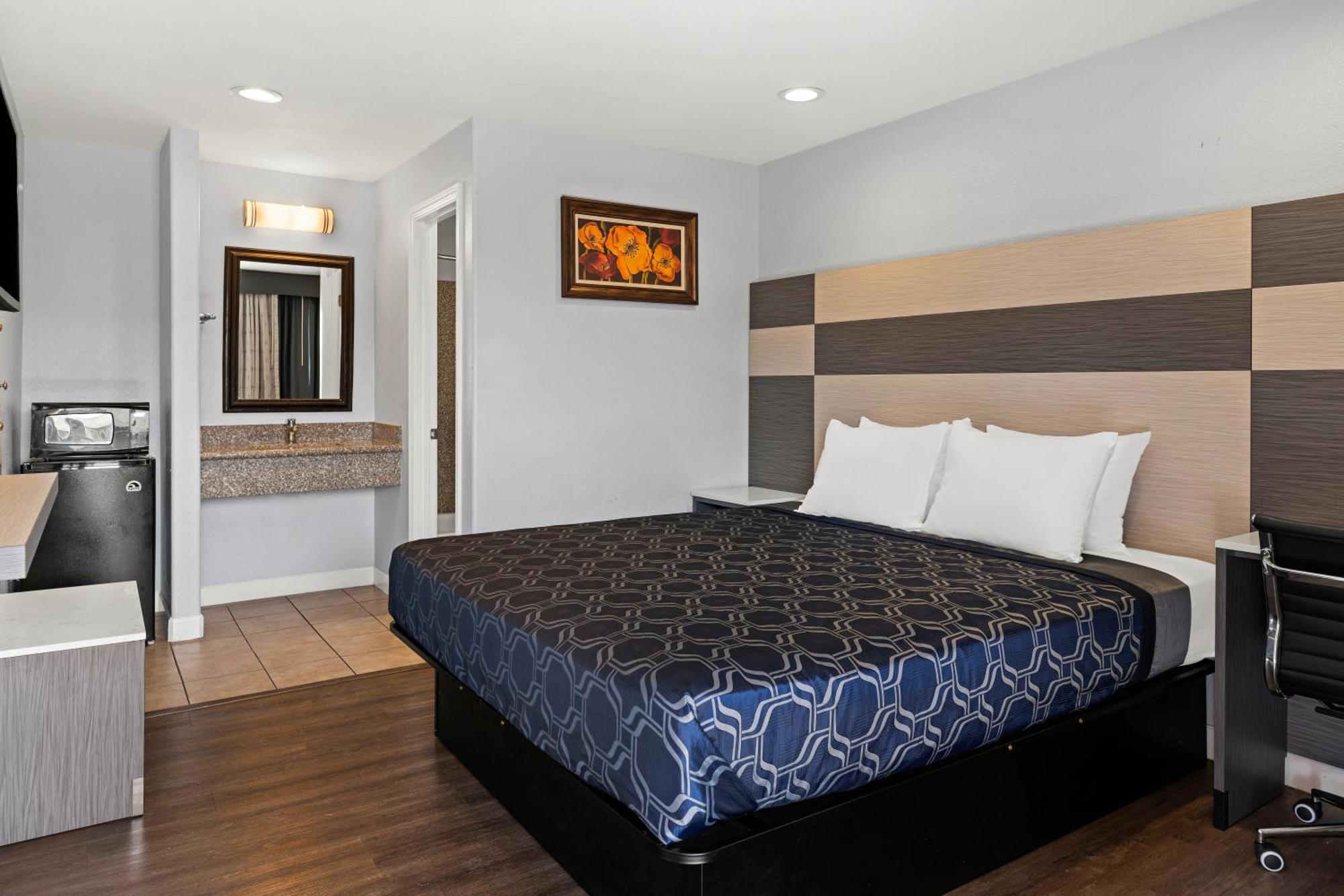 Queen Room