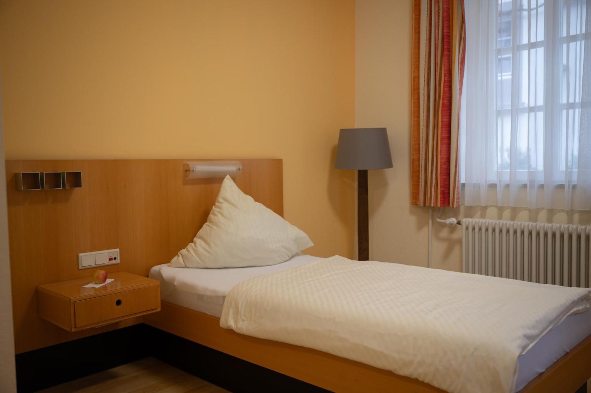 Single Room with Private Bathroom,1540513444:JPEG