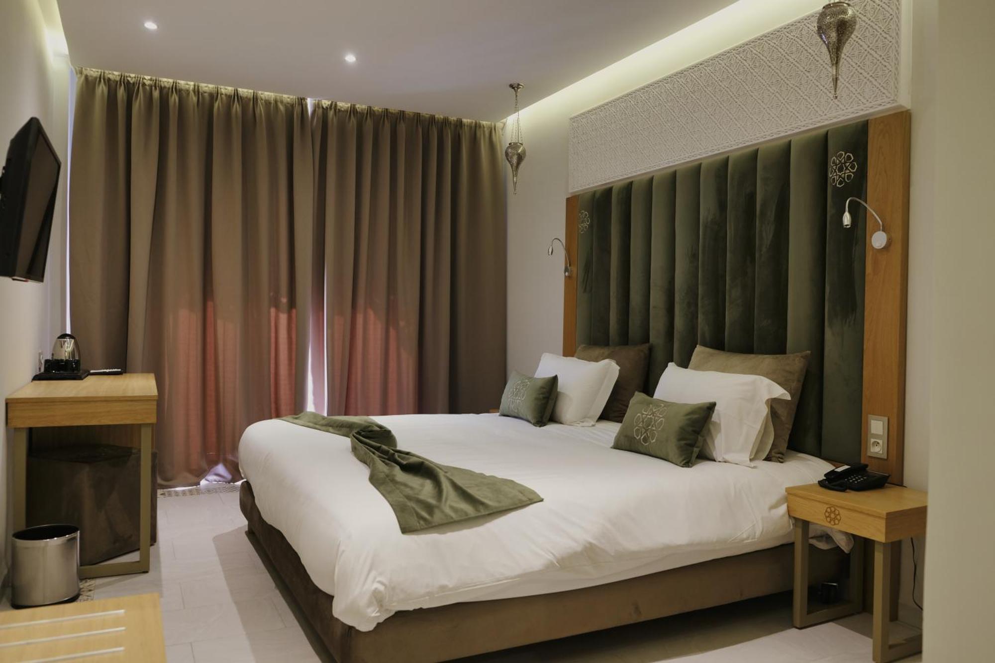 Deluxe Room,1540521643:JPEG