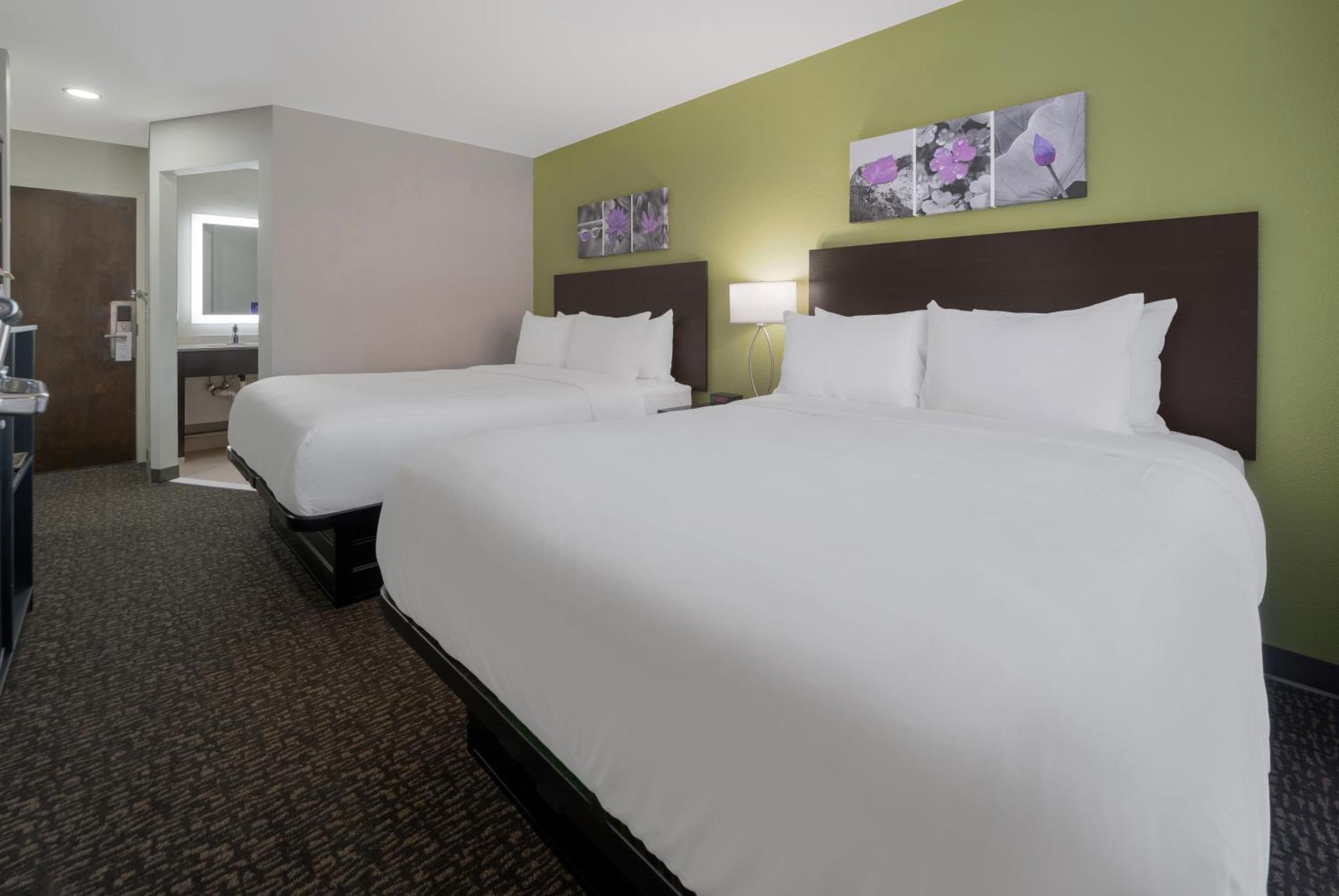 Standard Queen Room with Two Queen Beds - Non Smoking