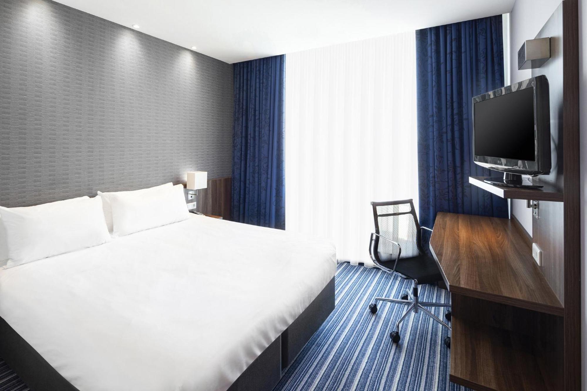 Standard Room,1540636147:JPEG