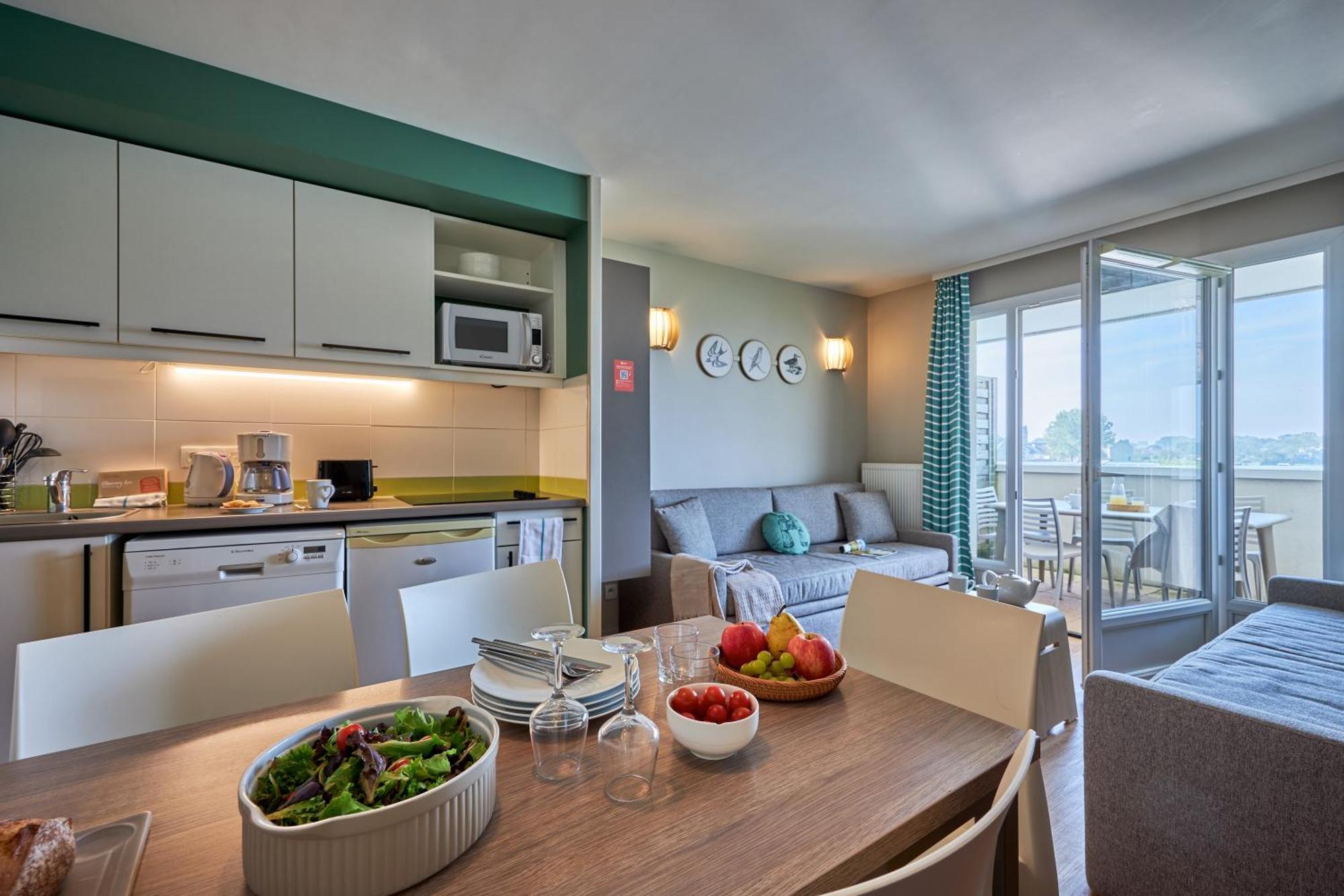 One-Bedroom Apartment Terrace or Balcony Bocage View