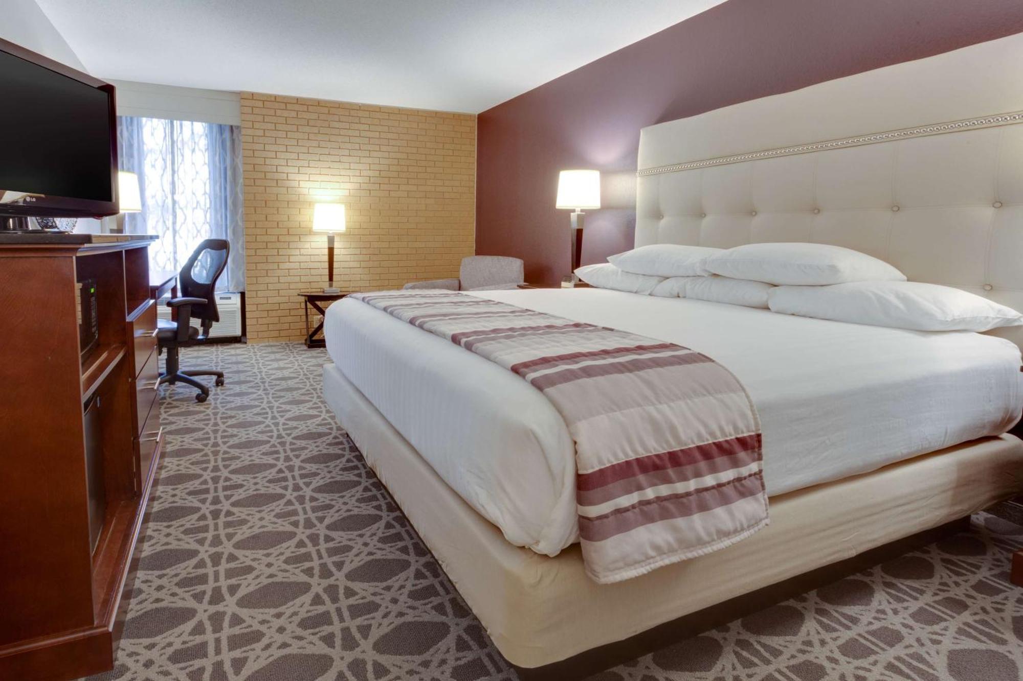 Deluxe King Room,1709863021:JPEG