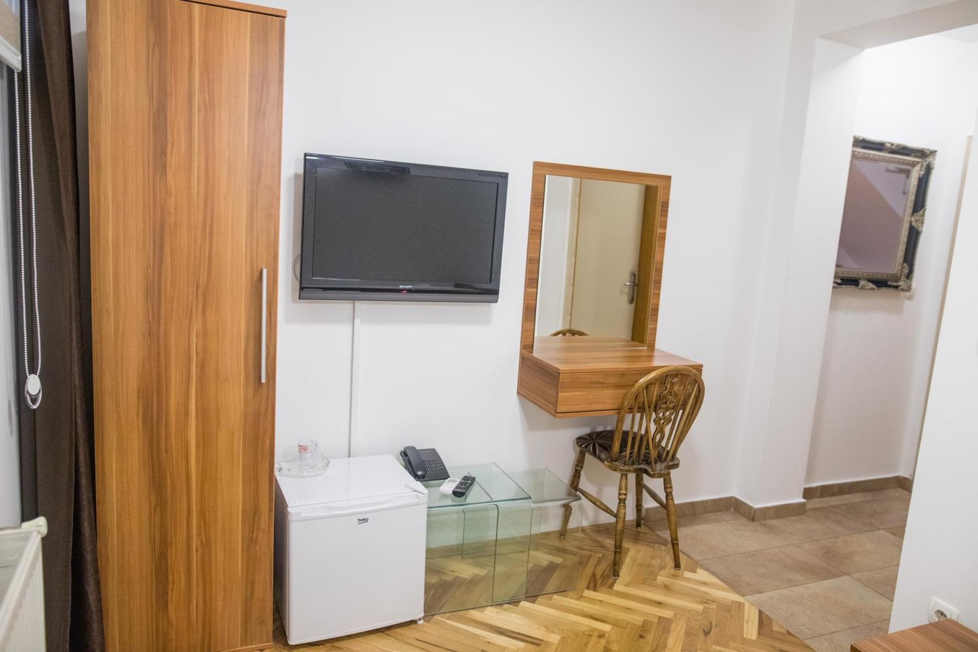 Single Room,1540727278:JPEG