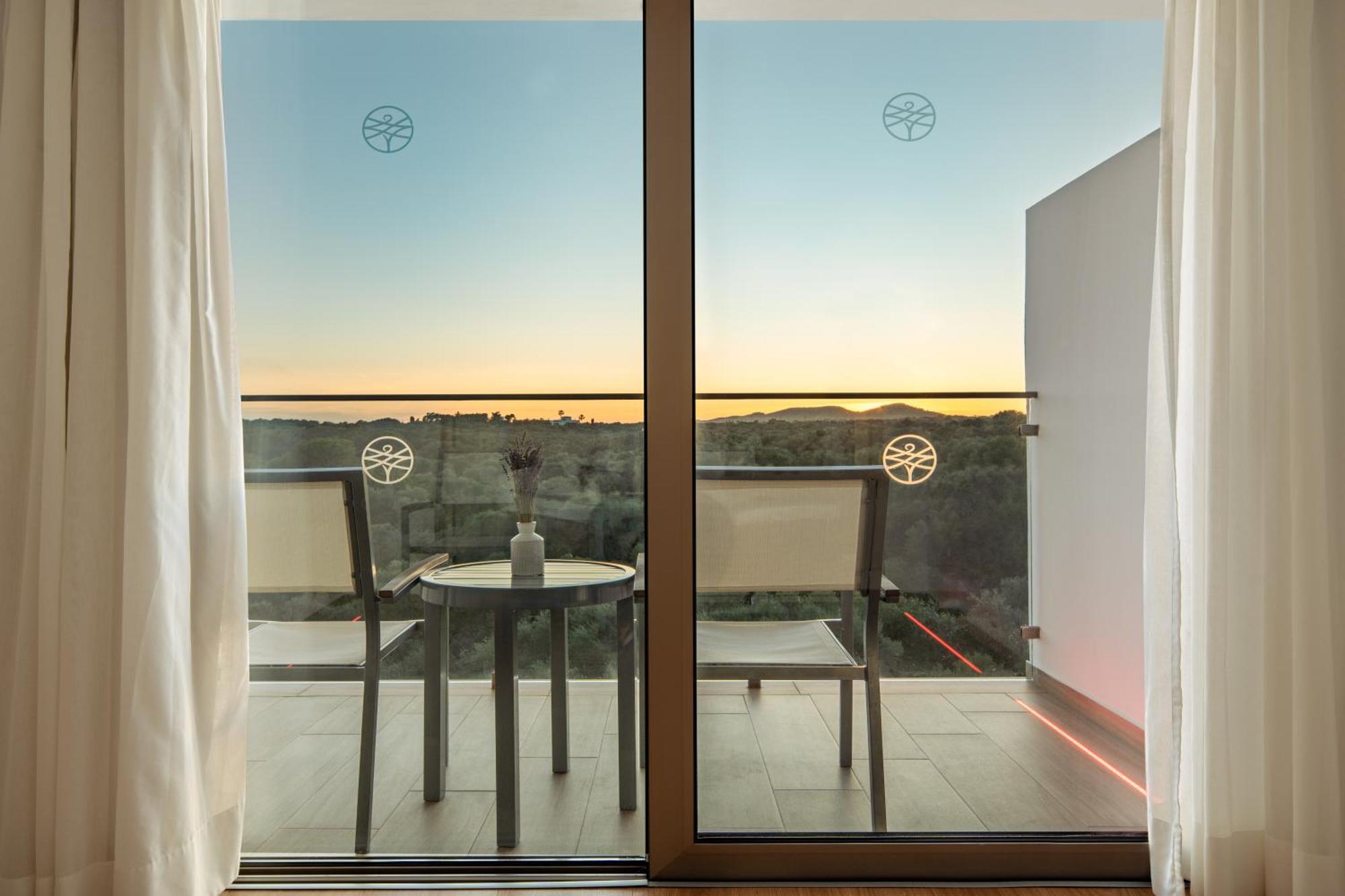 Superior Twin Room Sunset view