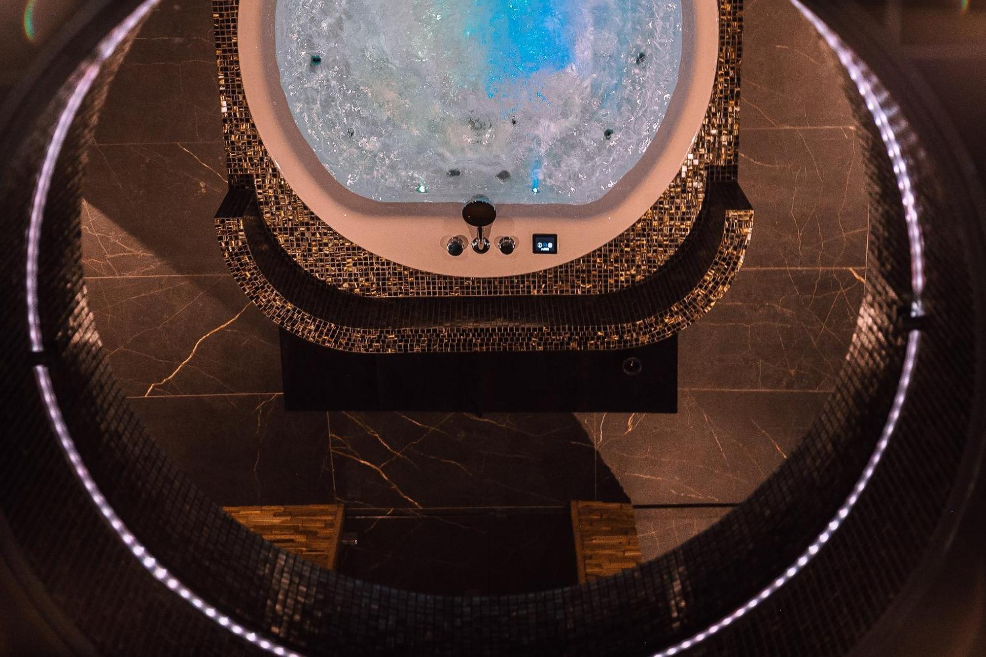 Suite Spa Bath