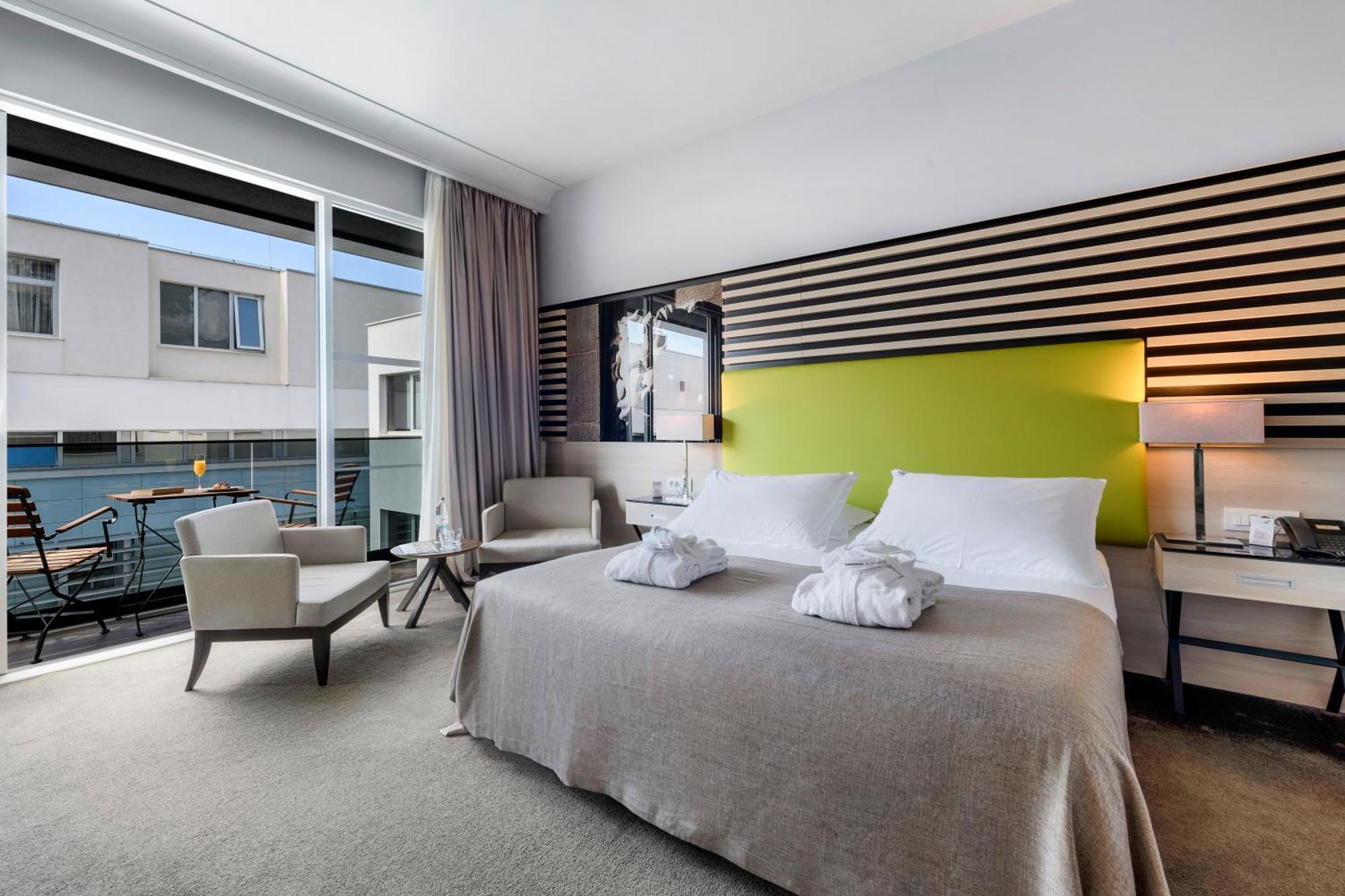 Executive Room with Balcony,1543973083:JPEG