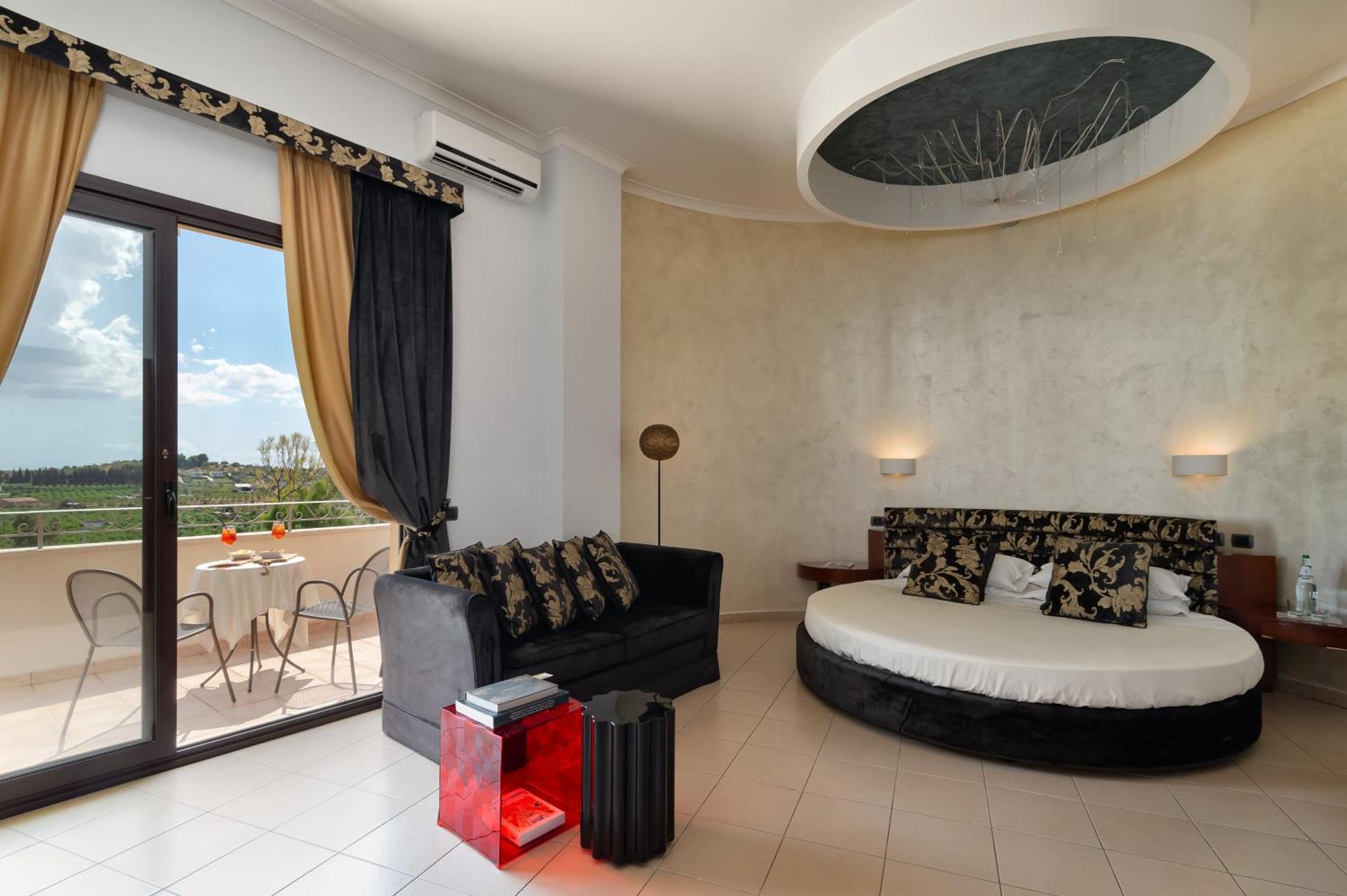 Junior Suite,1588059345:JPEG