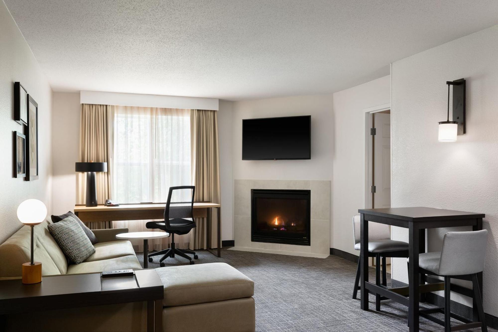 One-Bedroom King Suite Sofa Bed Fireplace