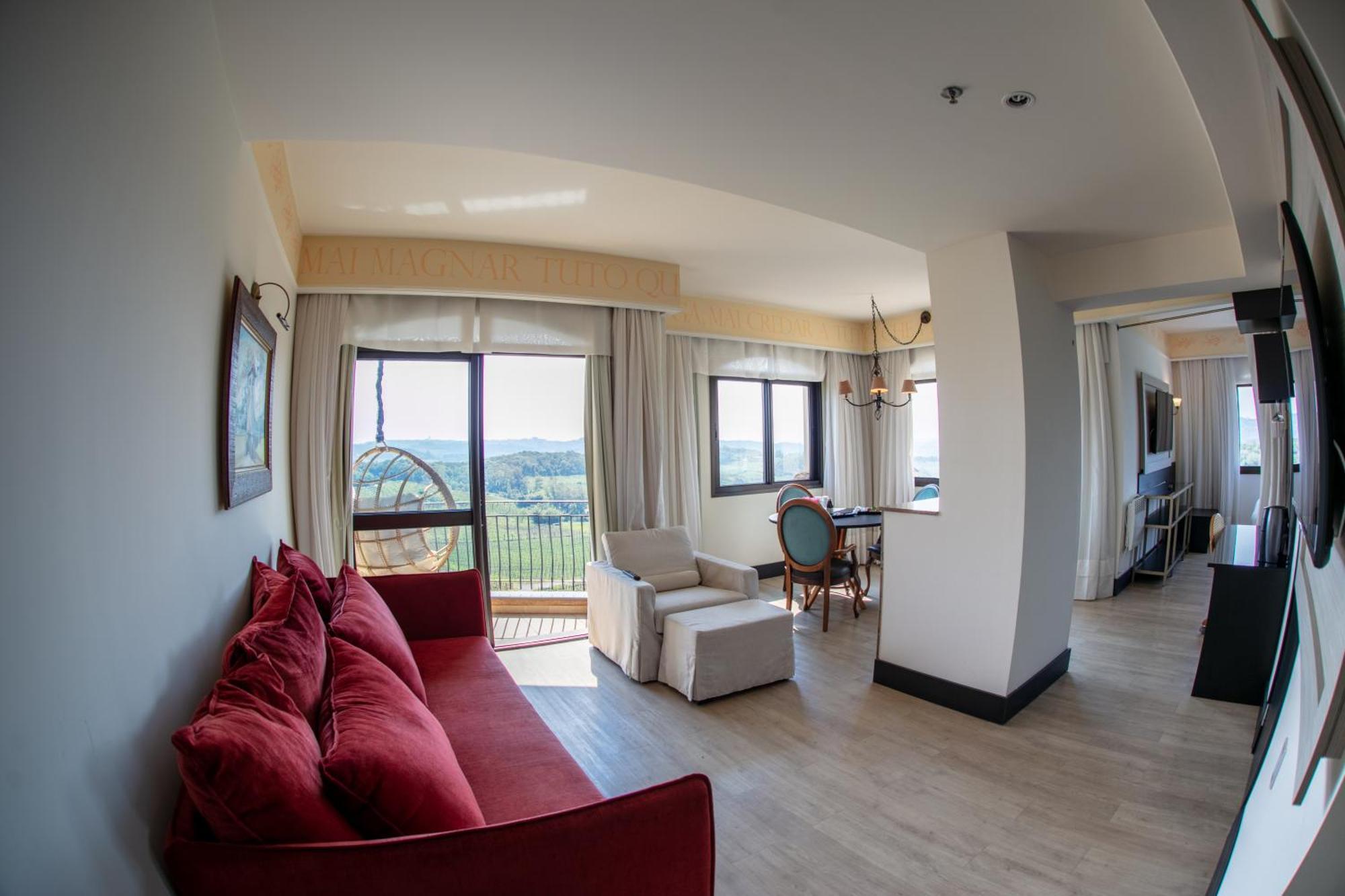 Suite Regia 1 King Fireplace Vineyard View