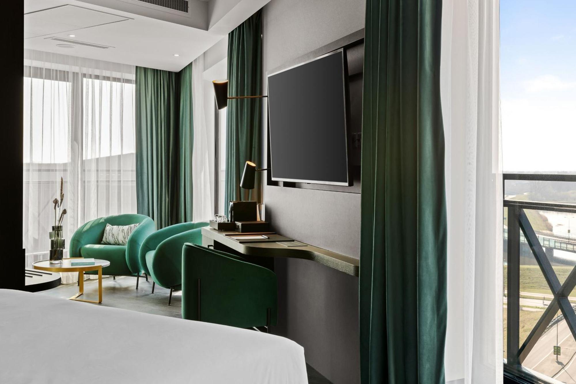 Junior King Suite