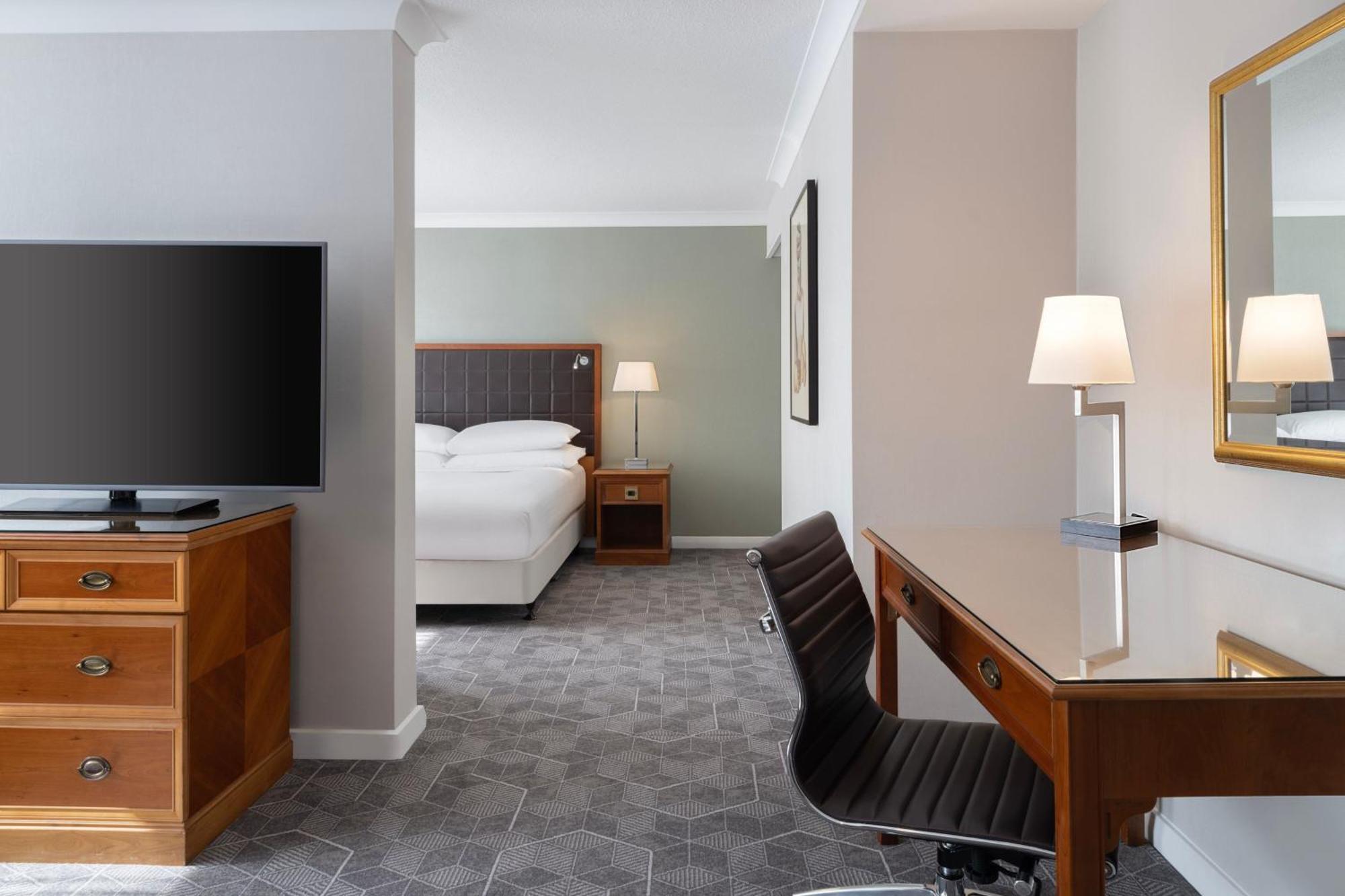 Junior Suite Executive Lounge Access