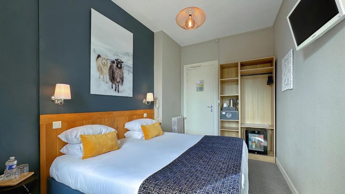 Superior Double or Twin Room Garden View