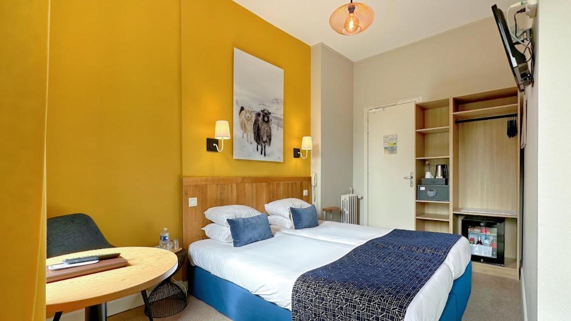 Superior Double or Twin Room Garden View