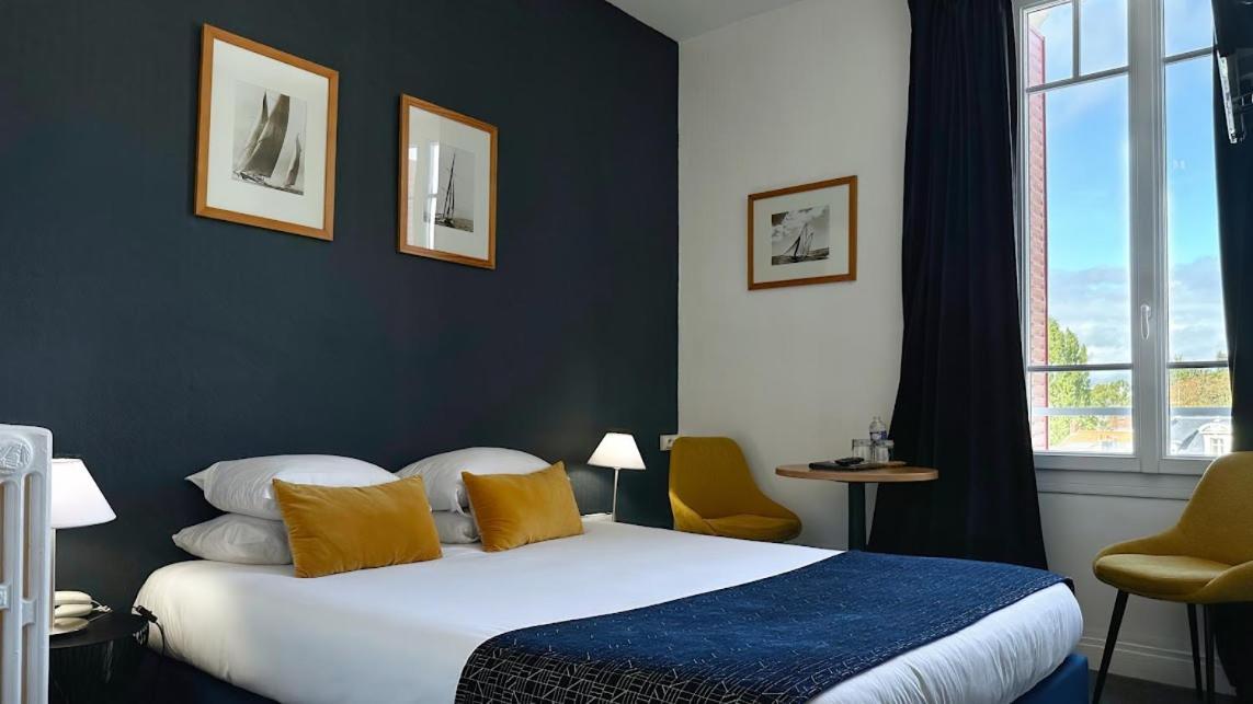 Double Room Street View