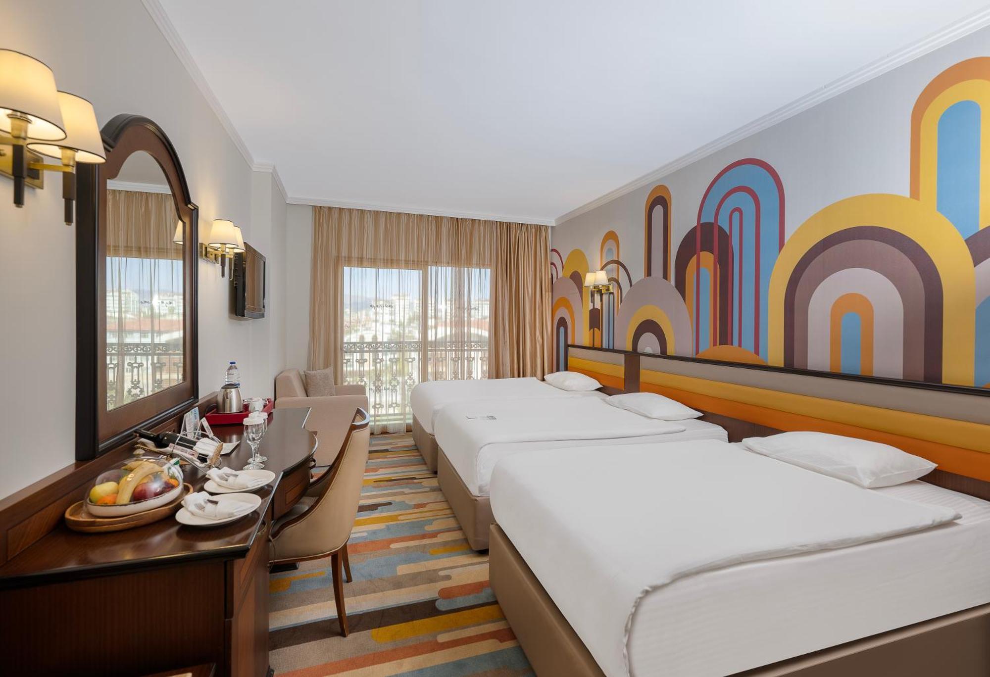 Deluxe Standart Triple City View