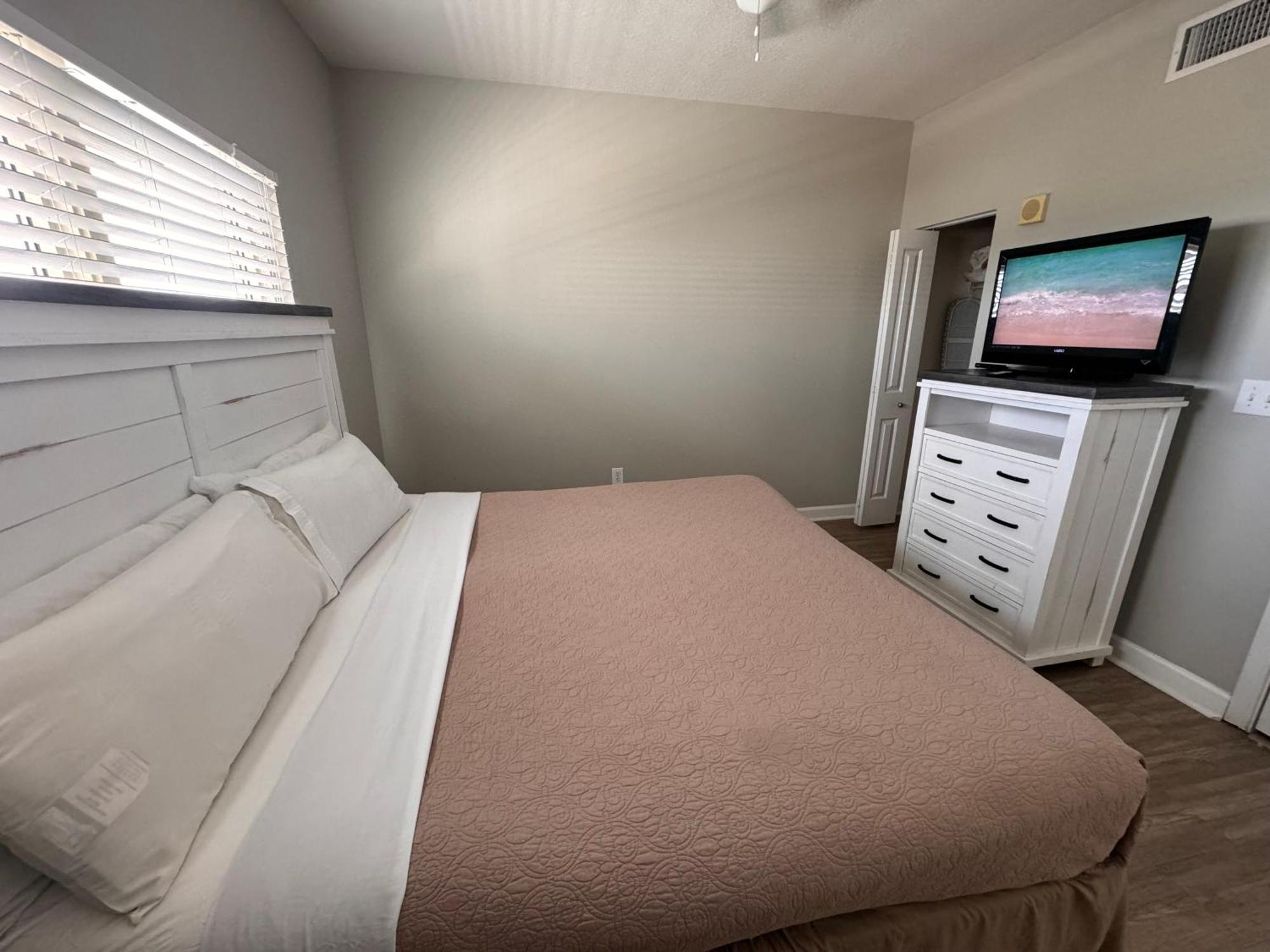 One Bedroom Gulf View,1731496163:JPEG