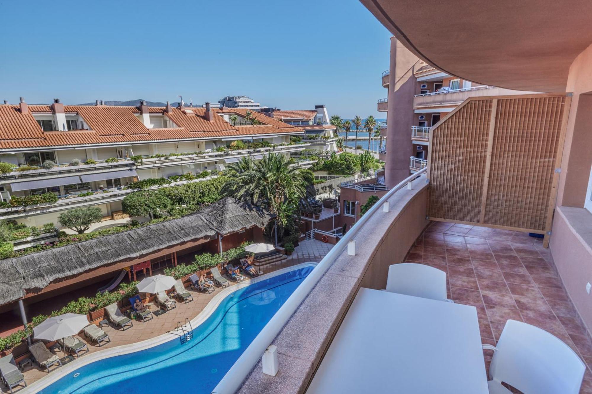 Apartment Pool View